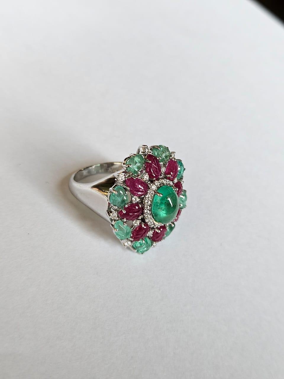 Women's or Men's Colomabian Emerald Cabochon, carved Emeralds, Rubies & Diamonds Cocktail Ring For Sale