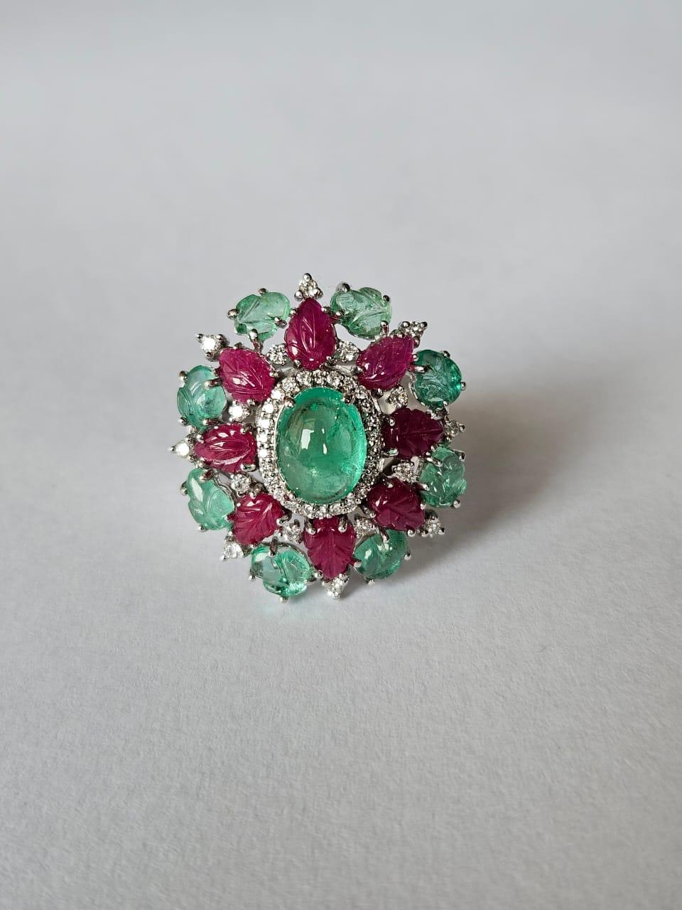 Colomabian Emerald Cabochon, carved Emeralds, Rubies & Diamonds Cocktail Ring For Sale 1