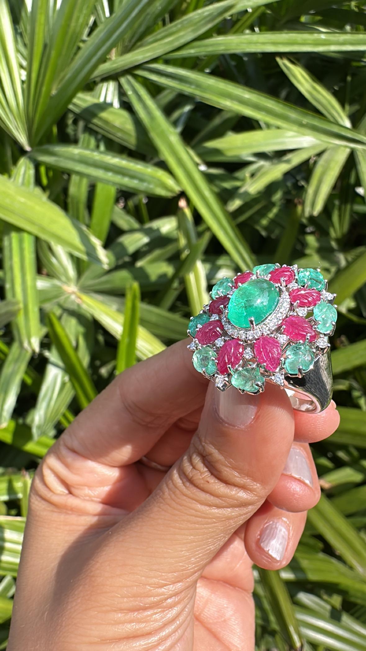 Colomabian Emerald Cabochon, carved Emeralds, Rubies & Diamonds Cocktail Ring For Sale 3