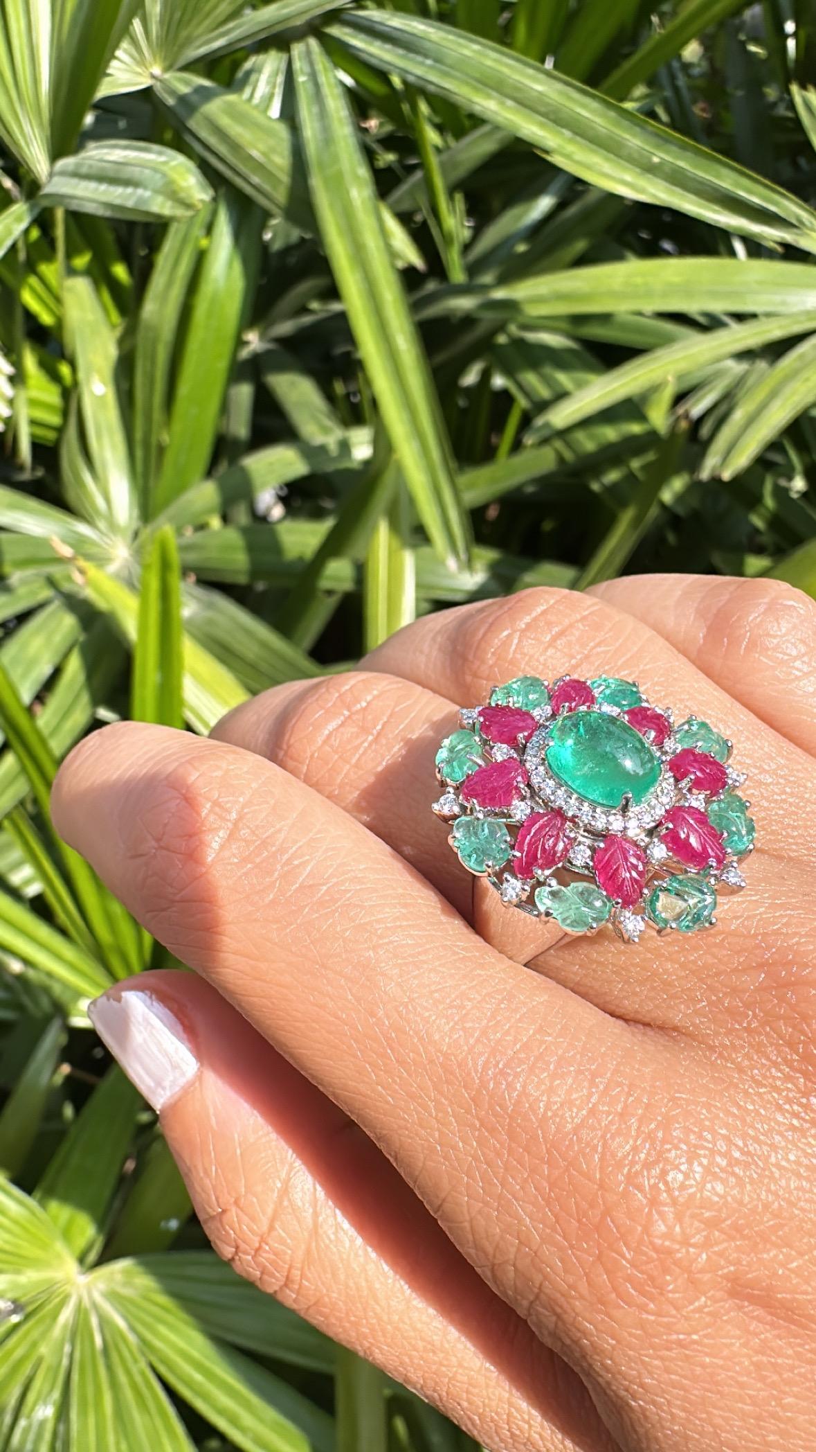 Colomabian Emerald Cabochon, carved Emeralds, Rubies & Diamonds Cocktail Ring For Sale 4
