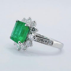 Colombia 2.14 CT Vivid Green Emerald PT900 Cocktail Ring with Diamonds