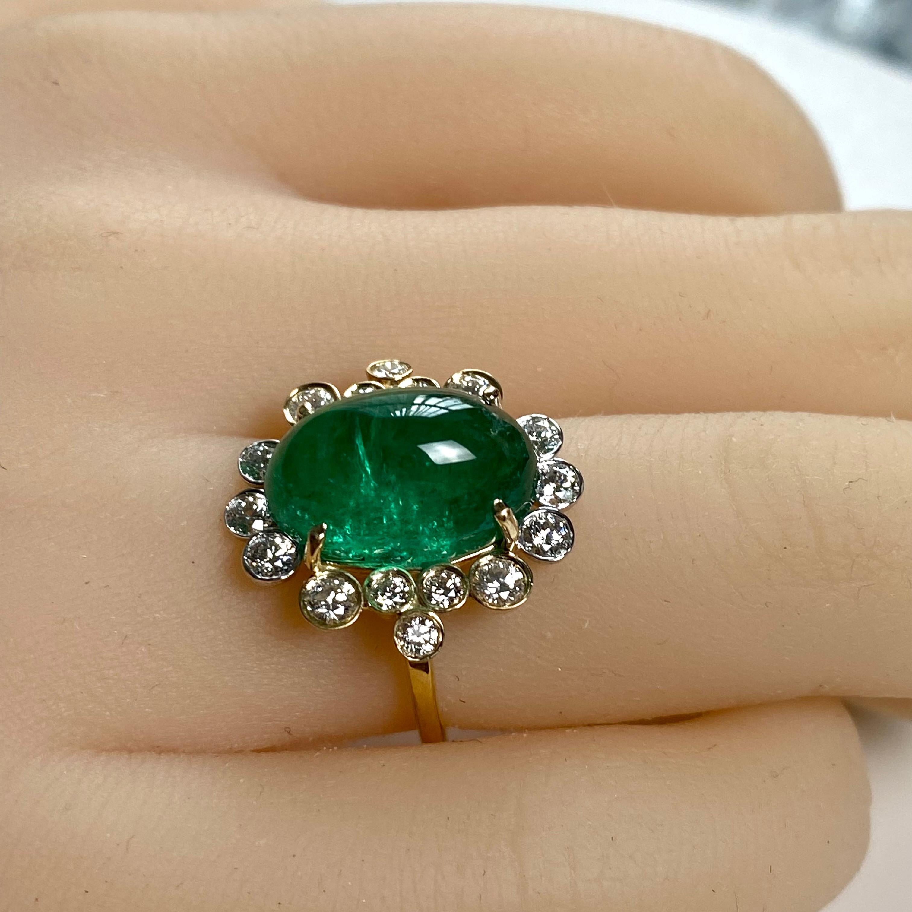 Oval Cut Colombia Cabochon Emerald 8.23 Carat Diamond  0.80 Carat 18 Karat Gold Ring 