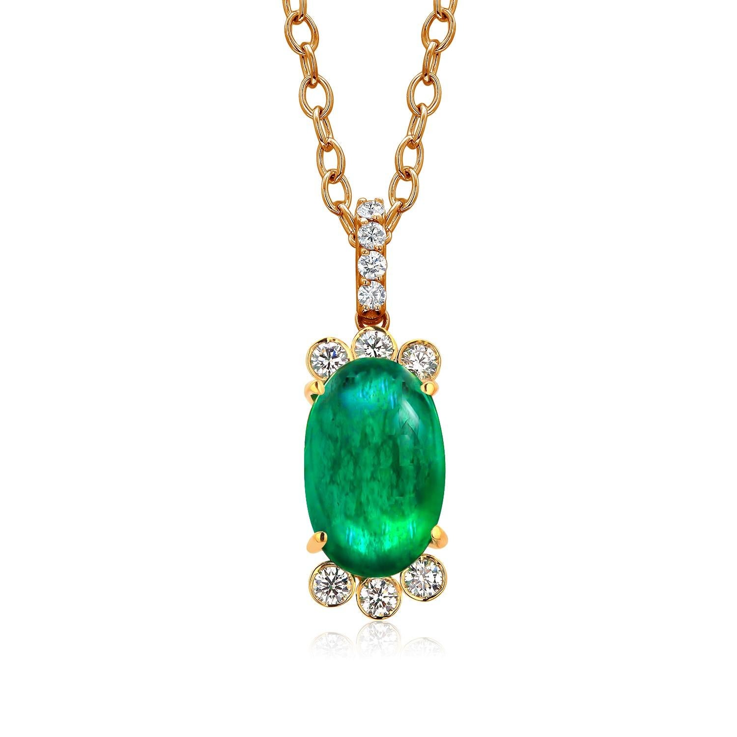 Colombia Cabochon Emerald and Diamonds 18 Karat Gold Pendant Necklace In New Condition In New York, NY