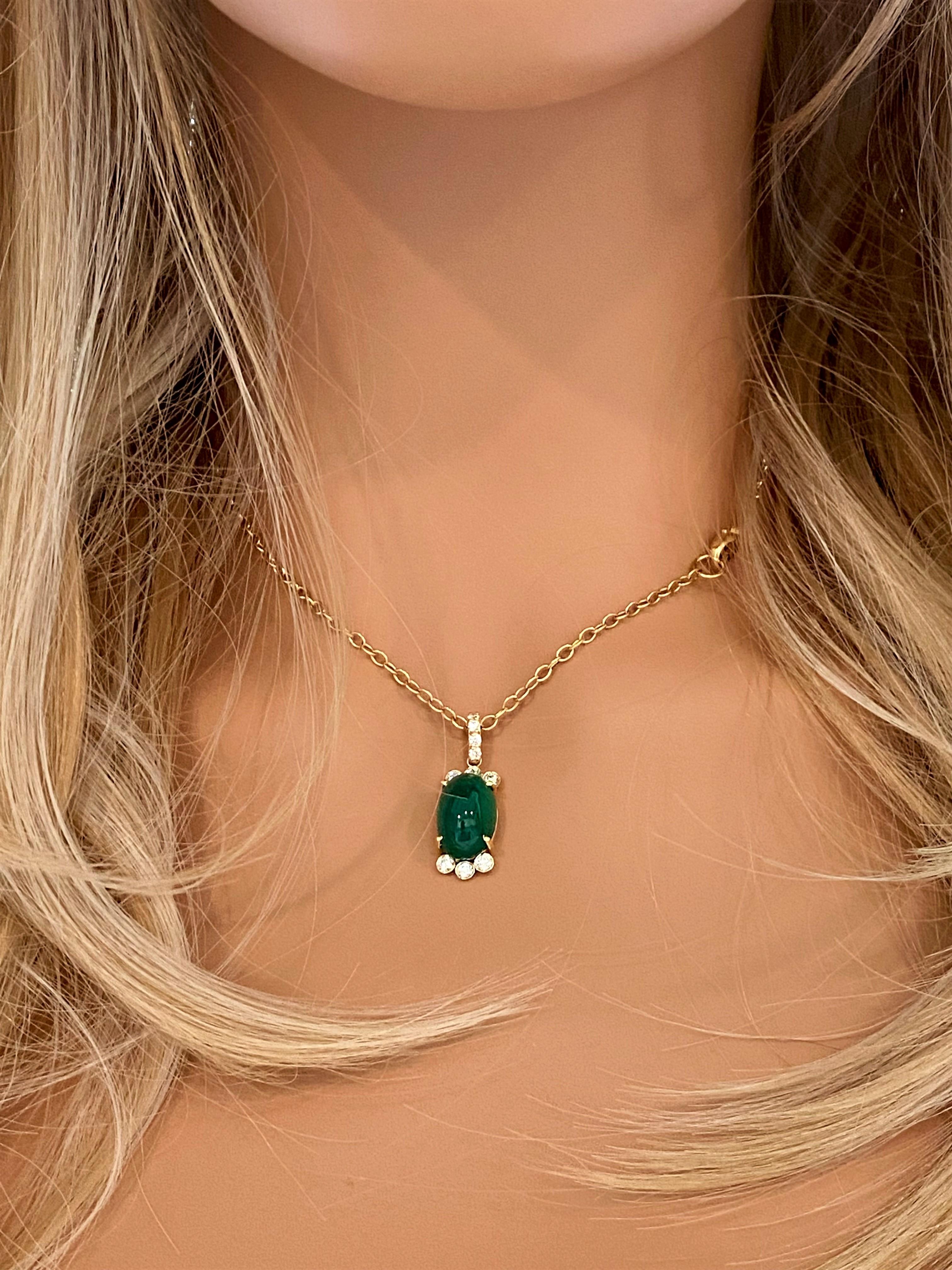 Women's or Men's Colombia Cabochon Emerald and Diamonds 18 Karat Gold Pendant Necklace