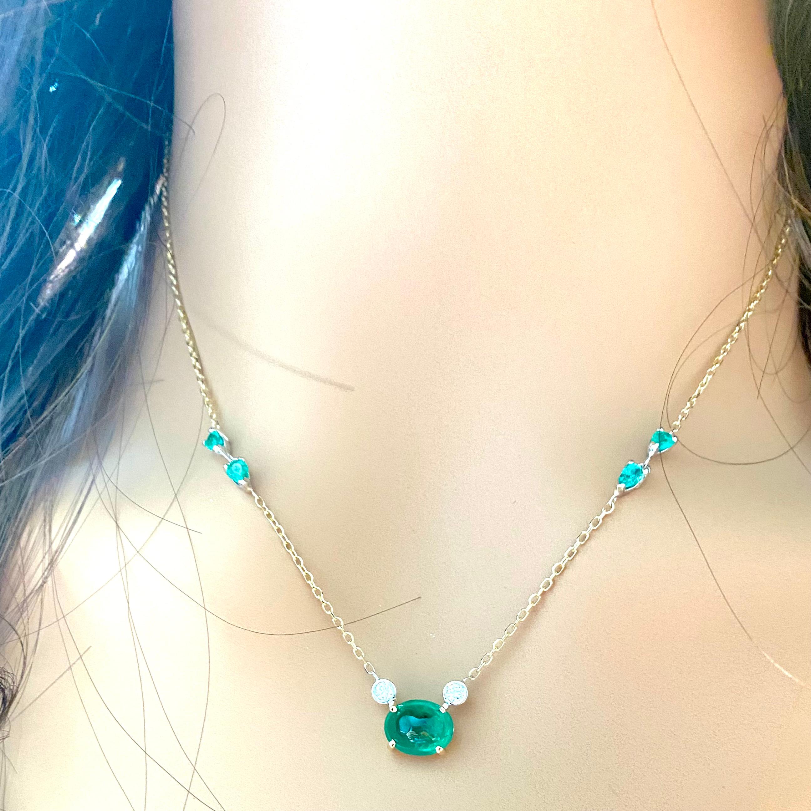 Cabochon Emerald Bezel Diamonds Pear Emeralds 3.10 Carat Yellow Gold Necklace 3