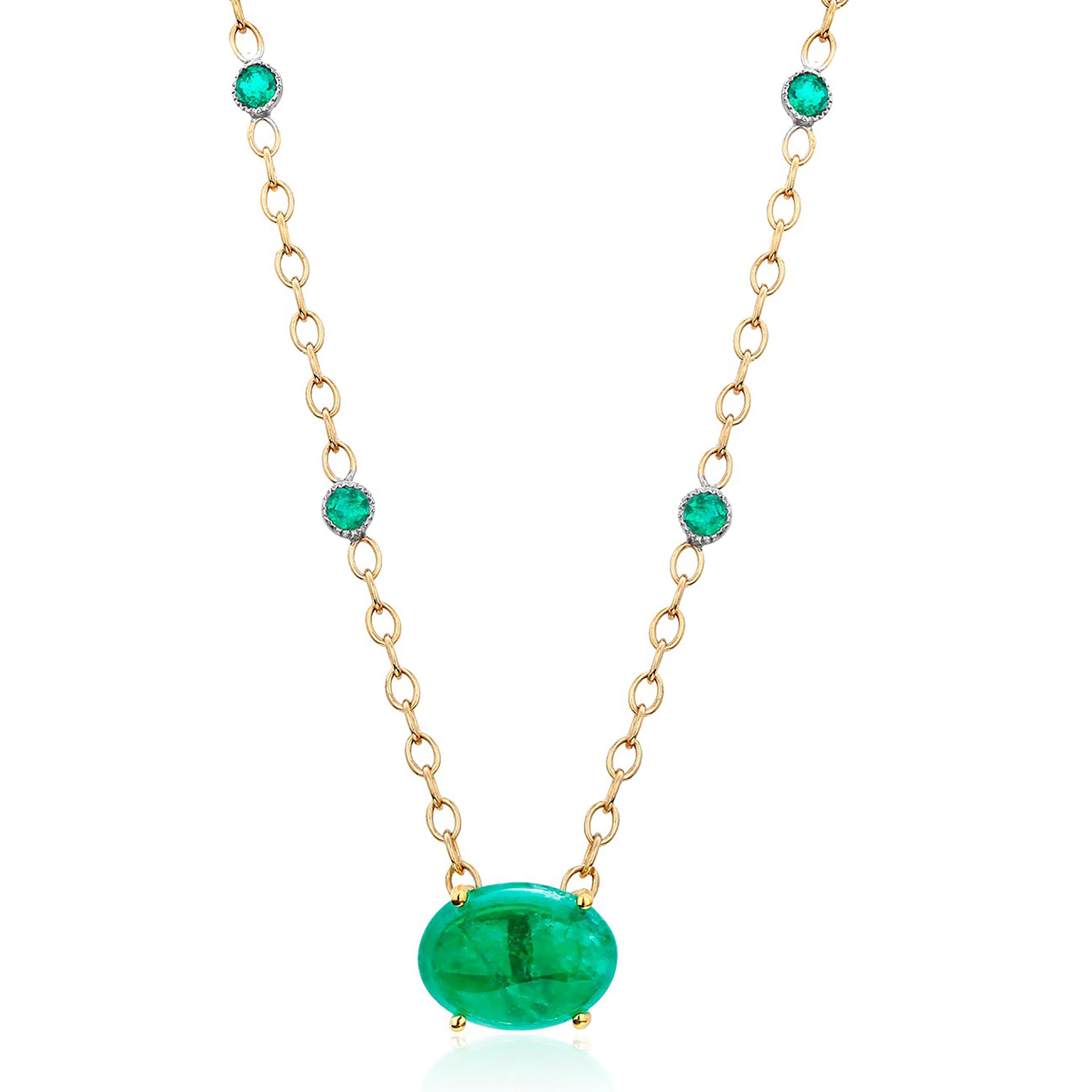 Modern Colombia Cabochon Emerald 18 Karat Yellow Gold Pendant Necklace
