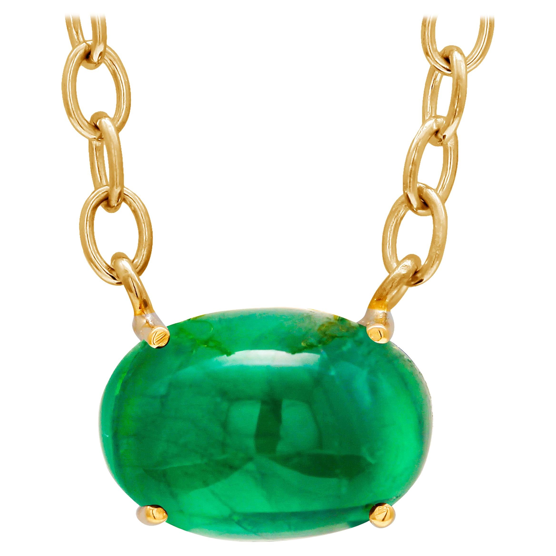 Colombia Cabochon Emerald Weighing 6.53 Carat Yellow Gold Pendant Necklace