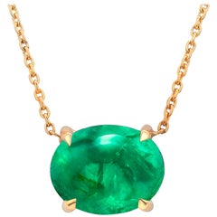 Colombia Green Cabochon Emerald Yellow Gold Drop Pendant Necklace