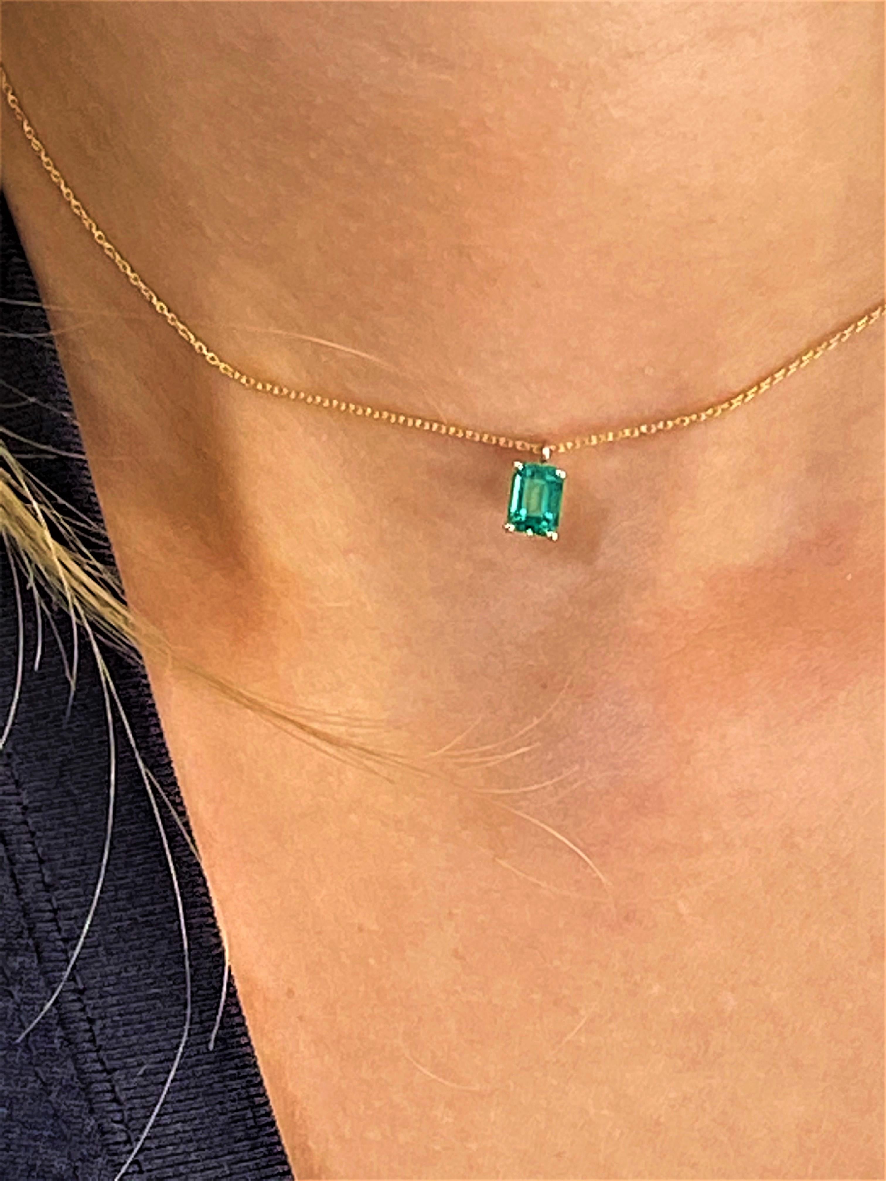 Colombia Green Emerald Yellow Gold Drop Pendant Necklace 2