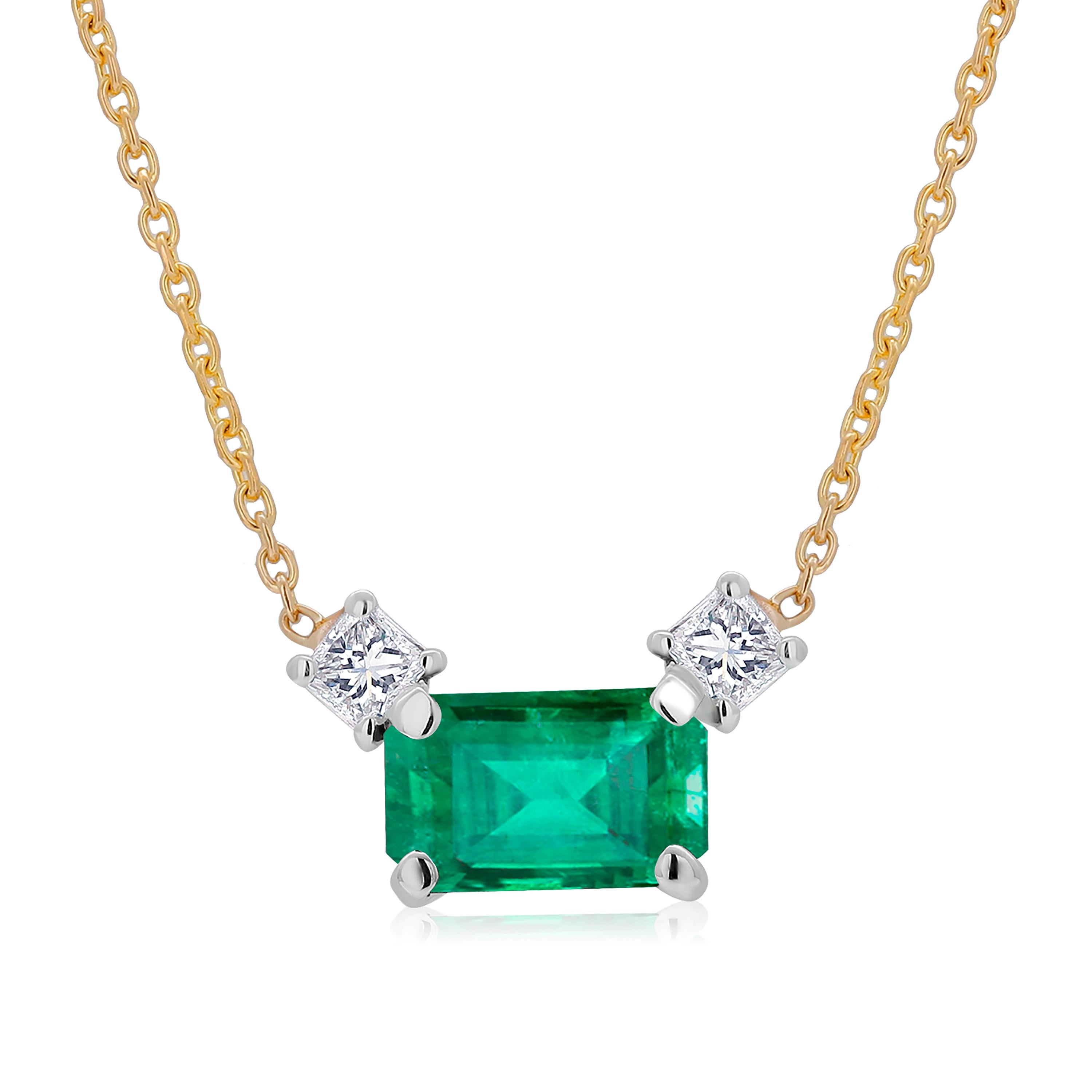 14 karats yellow and white gold necklace pendant with Colombia origin emerald
Necklace measuring 16 inches long
Emerald-shaped emerald weighing 0.76 carats
Two princesses shaped diamonds weighing 0.12 carats
Cable chain necklace with a spring