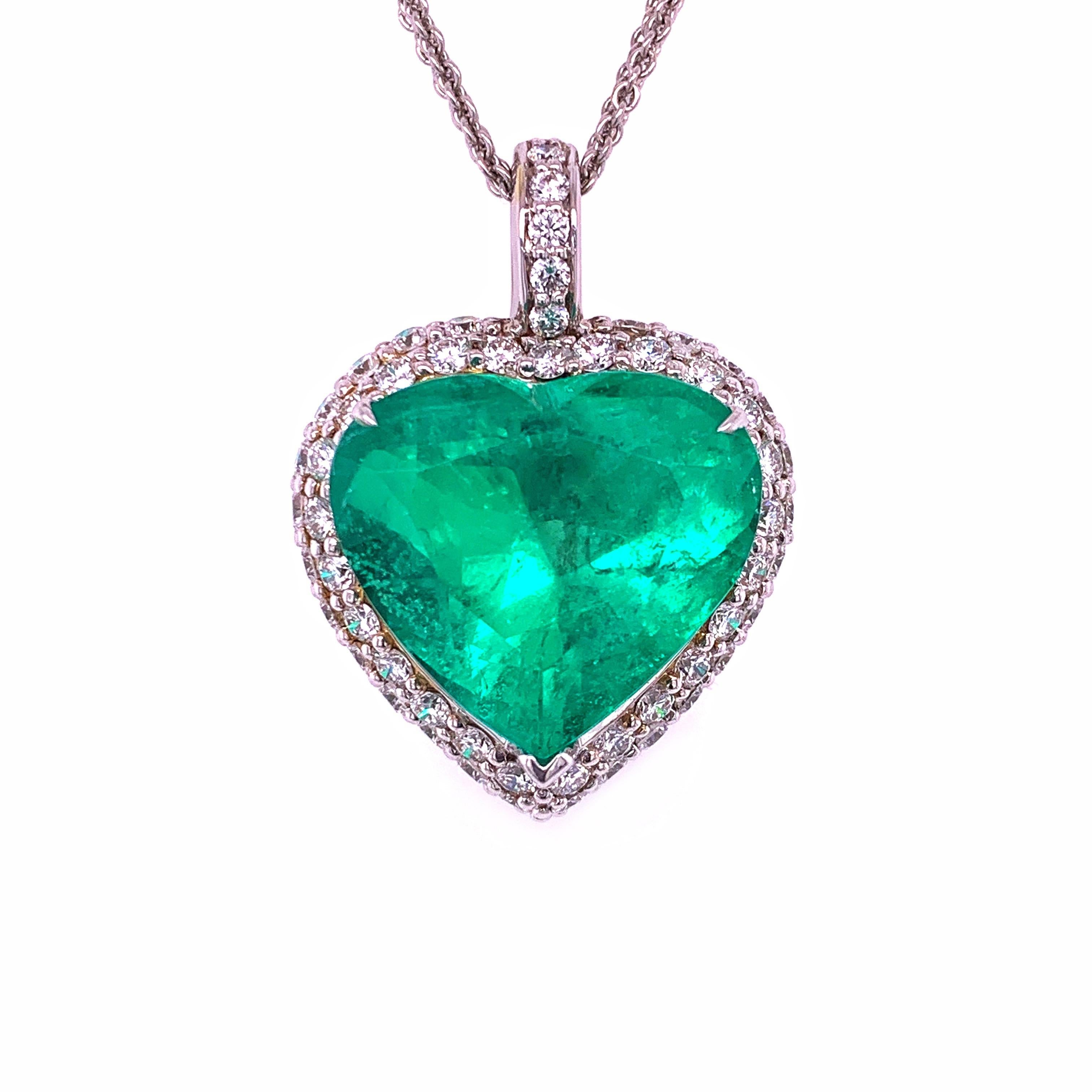 Colombian 10.39 Carat Emerald Pendant In New Condition In Richmond, BC