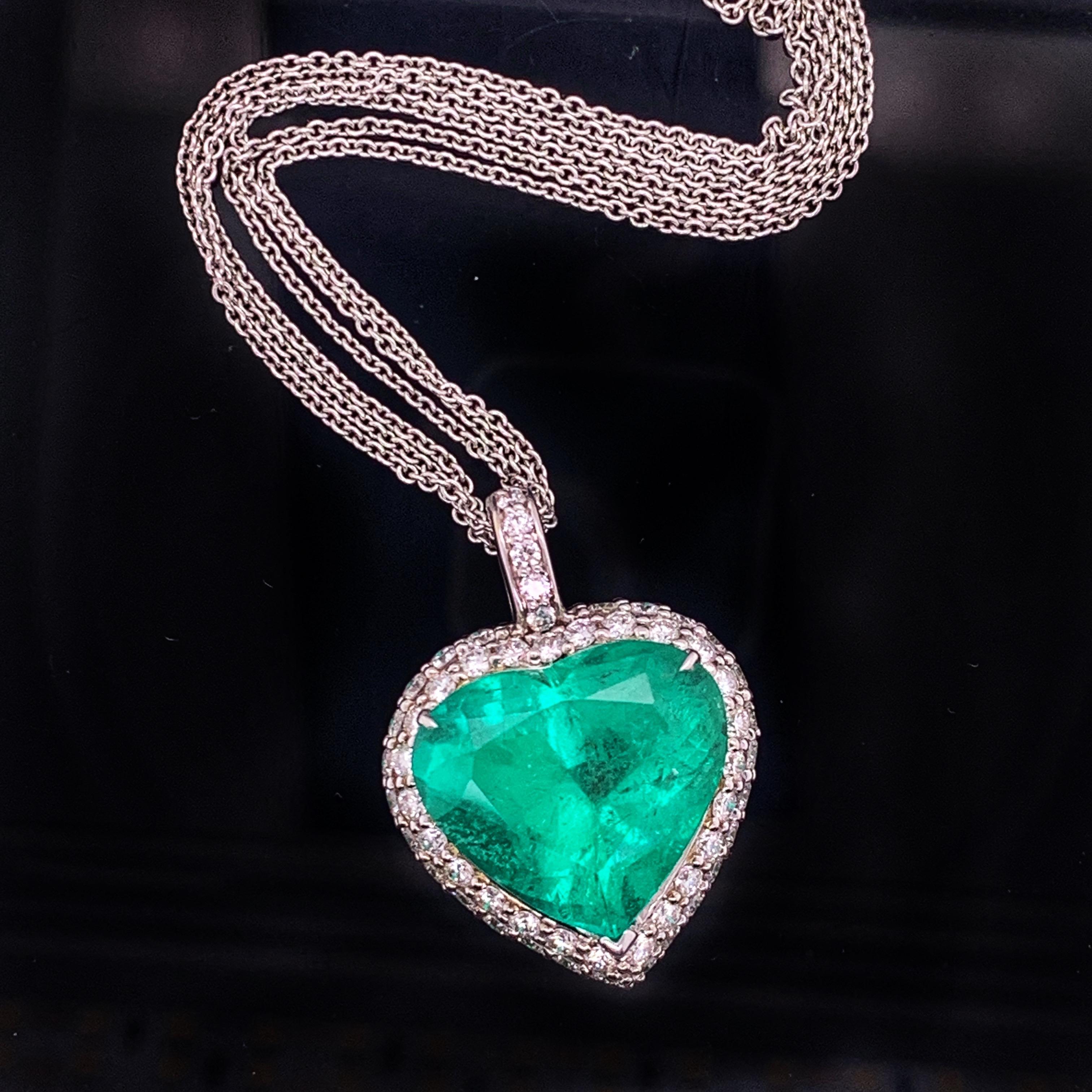 Colombian 10.39 Carat Emerald Pendant 1