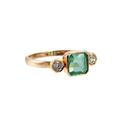 Colombian 1.5 Carat Emerald Diamond Engagement Ring 18 Karat Yellow Gold