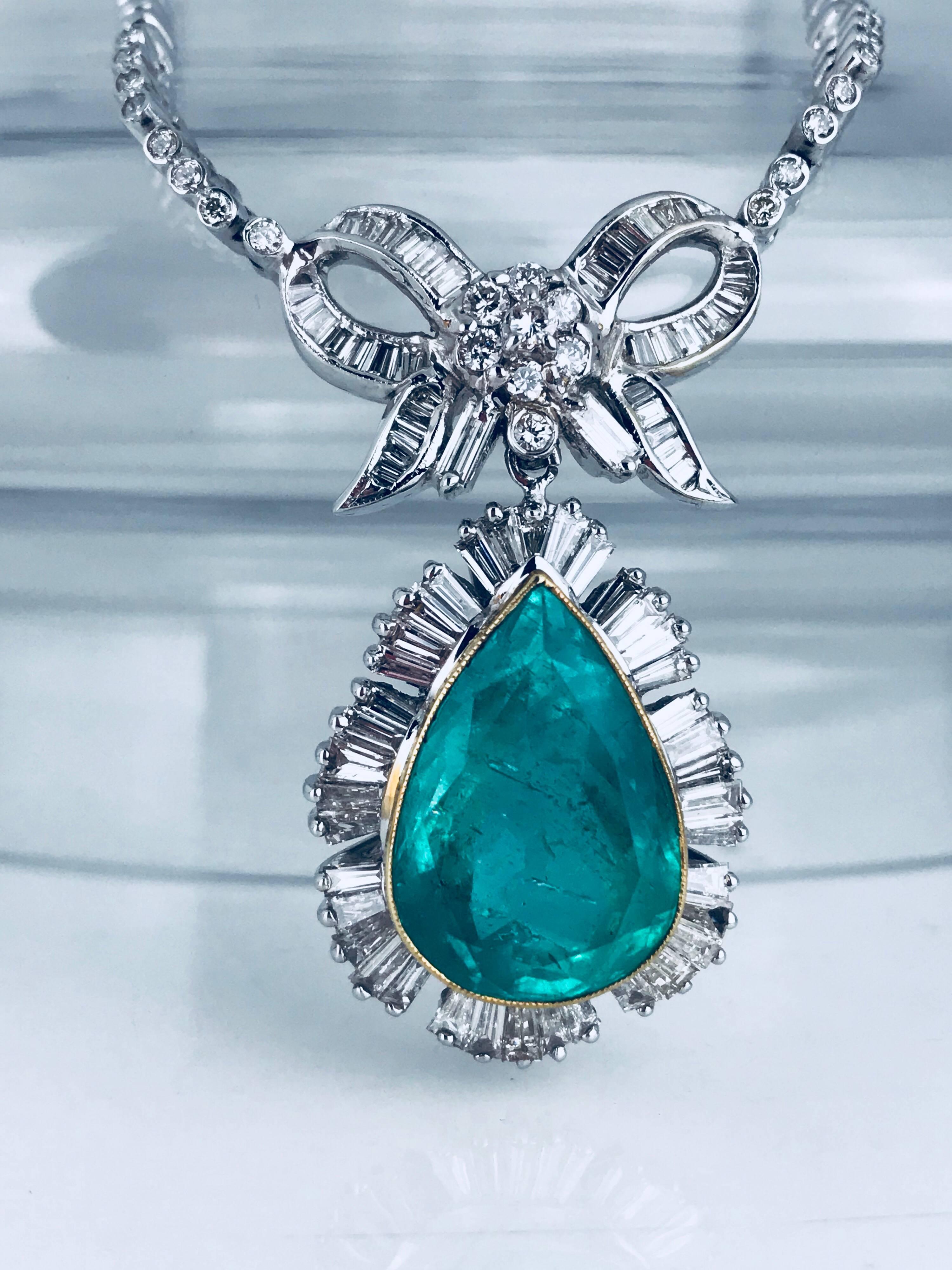 Retro Colombian 15.36 Carat Emerald Lavaliere Necklace with 5.72 Carat Diamonds For Sale
