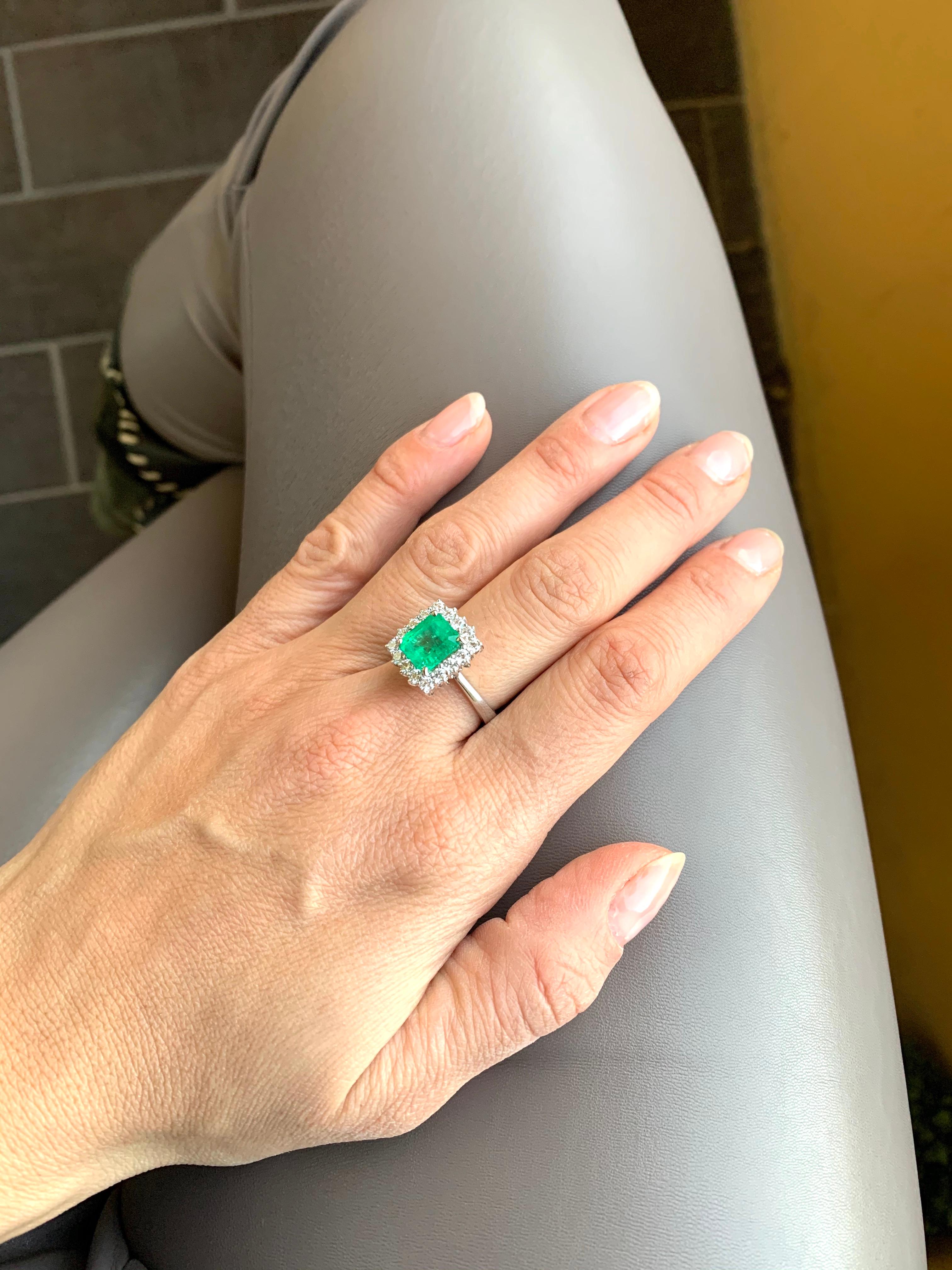 3.26 Carat Colombian Emerald and 1.02 Carat 18 Kt White Gold Halo Diamond Ring  4