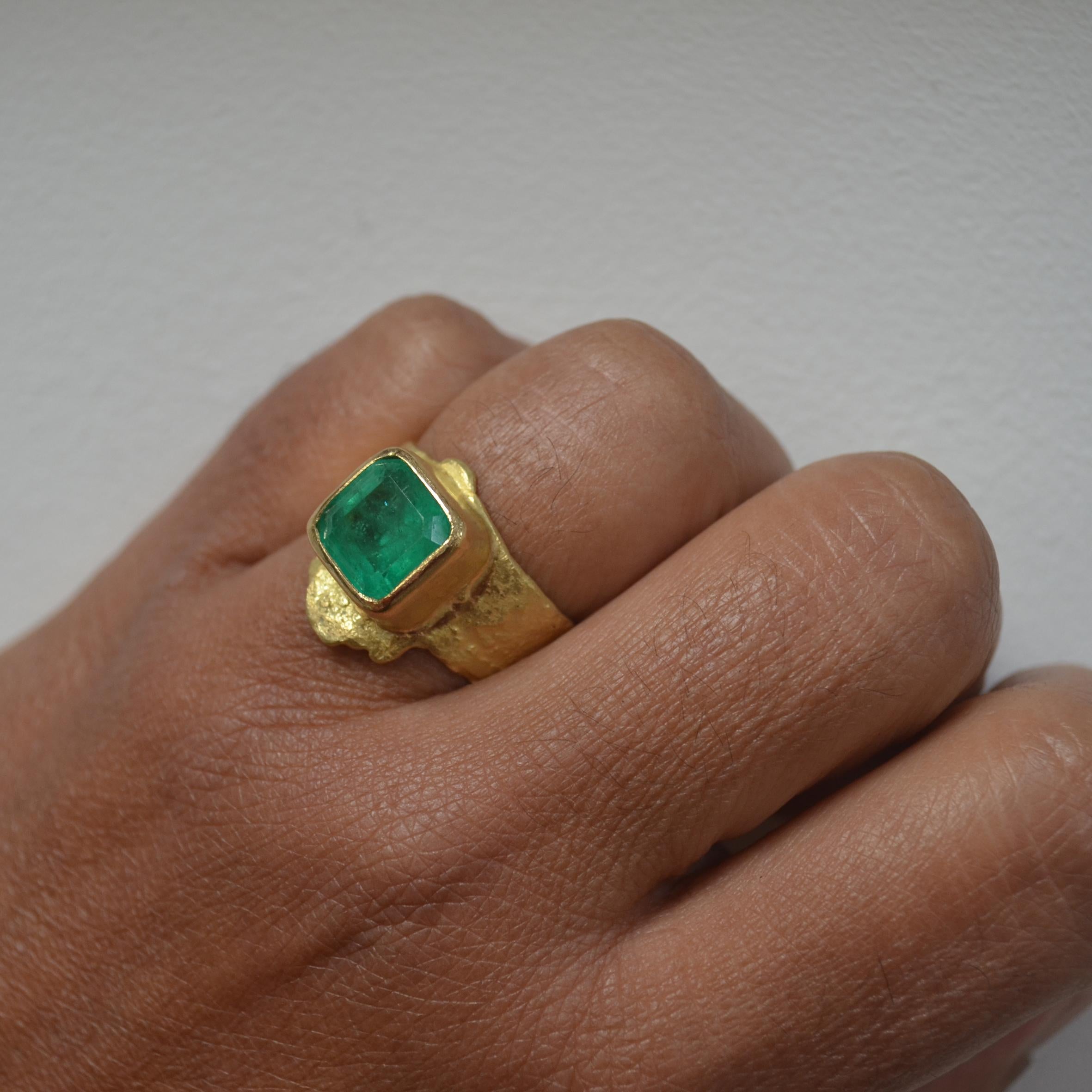 Women's or Men's Colombian 4.4 Carat Emerald 18 Karat Textured Gold Ring Handmade by Disa Allsopp For Sale