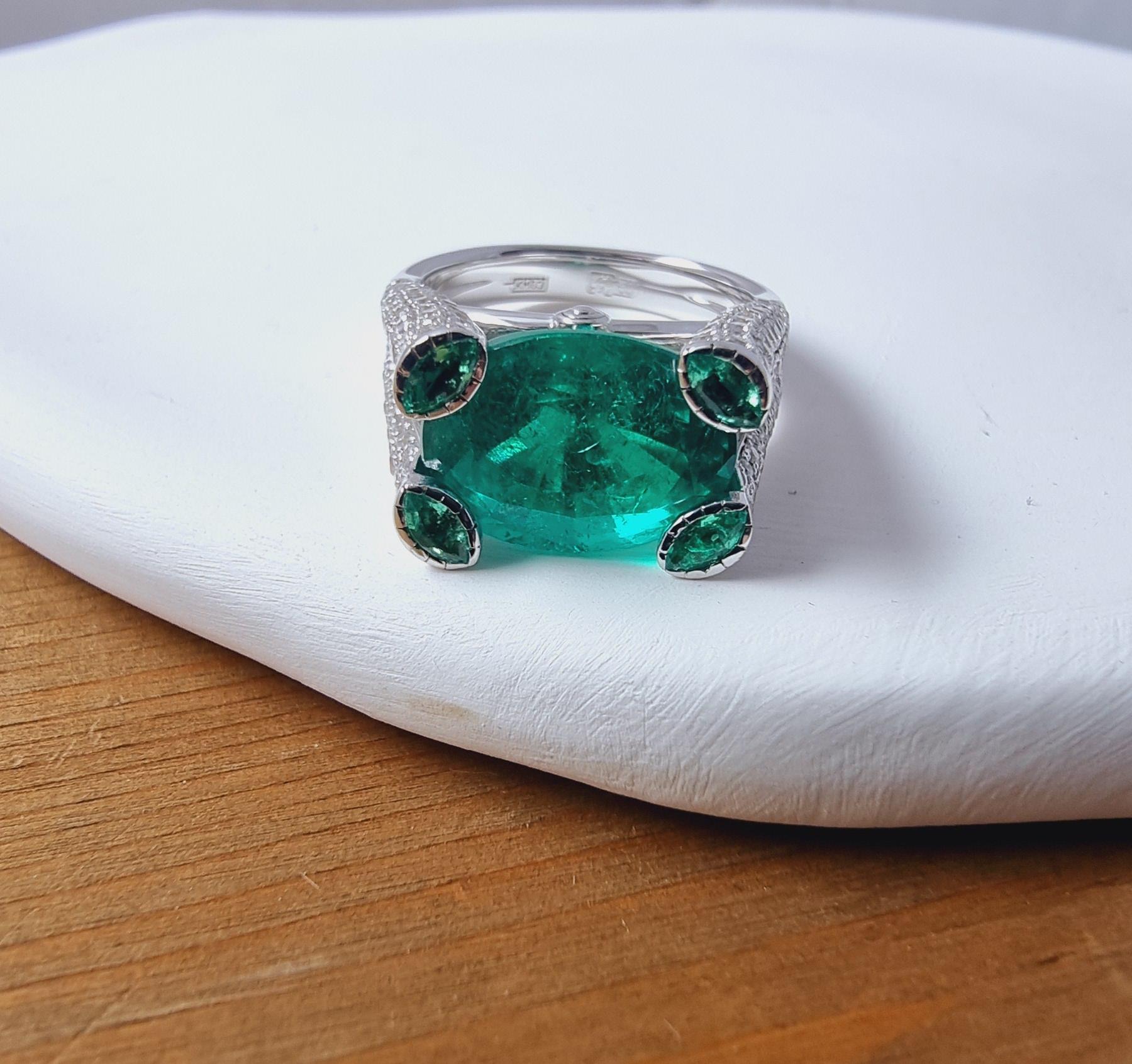 Colombian 5.50 Cts GRS Emerald Ring with Diamonds in 18K White Gold For Sale 8