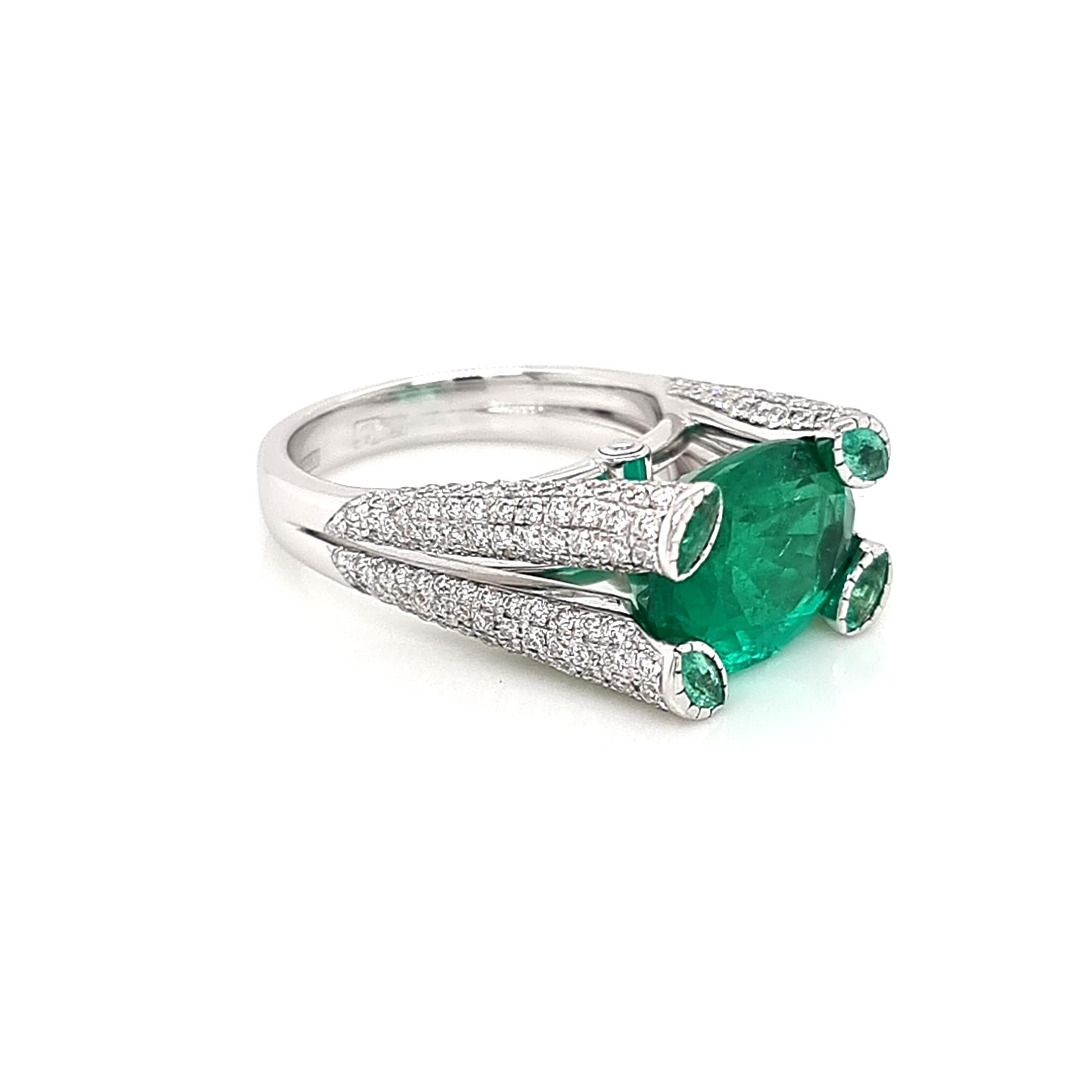 Colombian 5.50 Cts GRS Emerald Ring with Diamonds in 18K White Gold For Sale 3