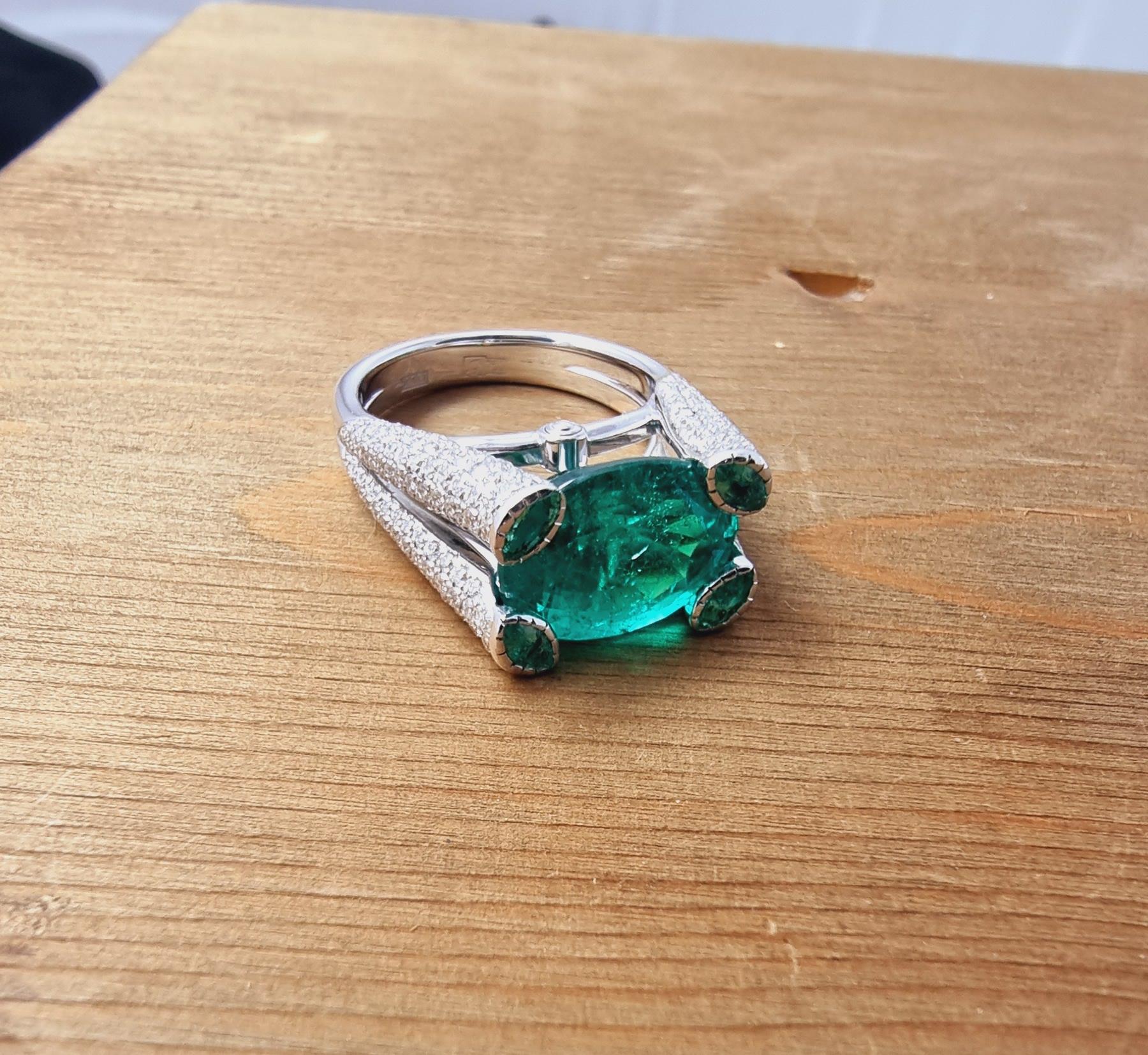 Colombian 5.50 Cts GRS Emerald Ring with Diamonds in 18K White Gold For Sale 6