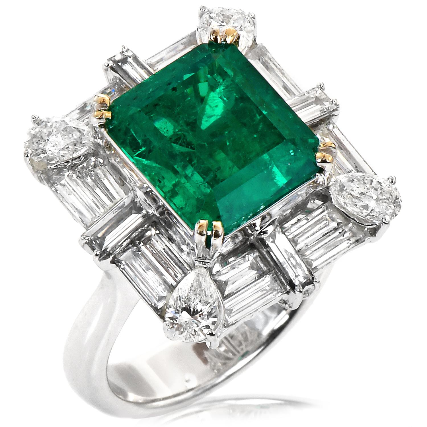 Modern Colombian 5.53ct Muzo Emerald Diamond 18k White Gold Cocktail Ring