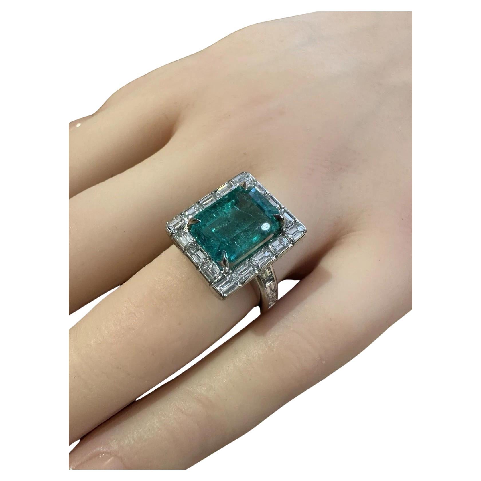 Kolumbianischer 6,07 Karat Smaragd- und Diamantring aus Platin