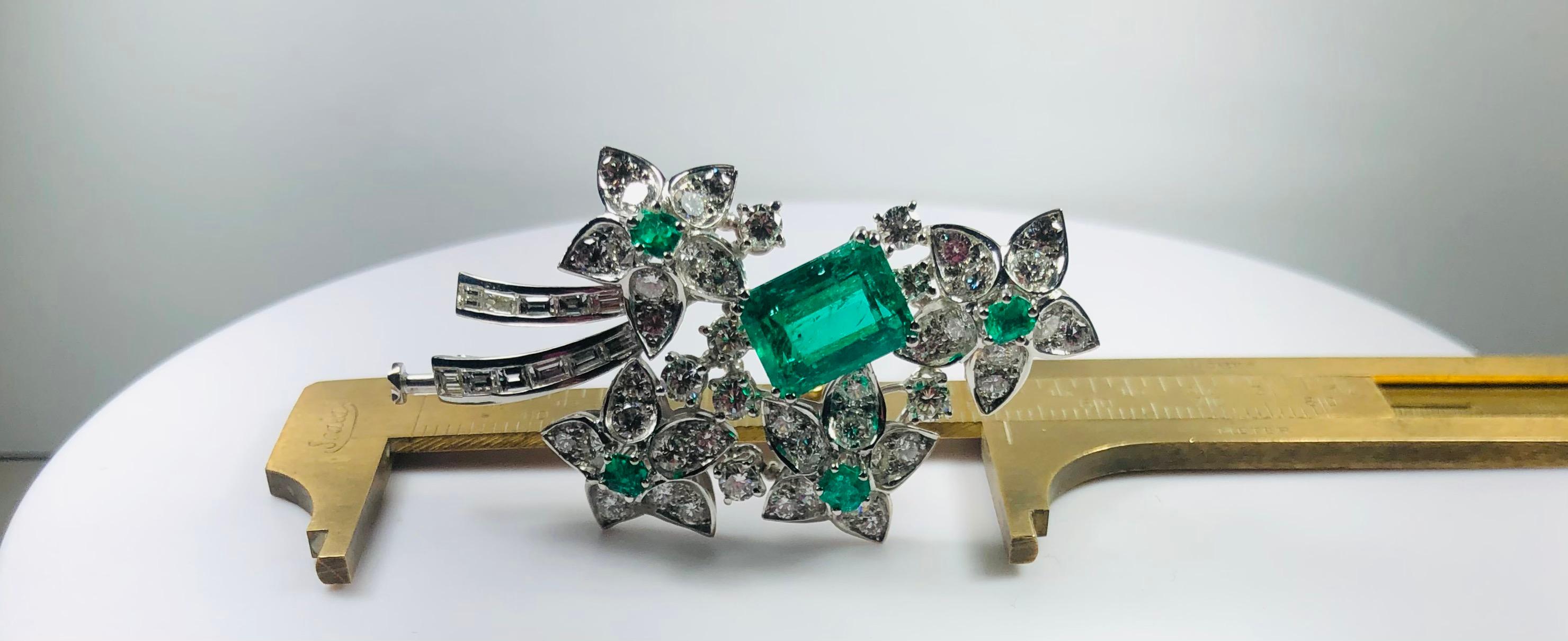 Colombian 7 Carat Emerald Pierre de la Courte Brooch In New Condition In Bilbao, ES