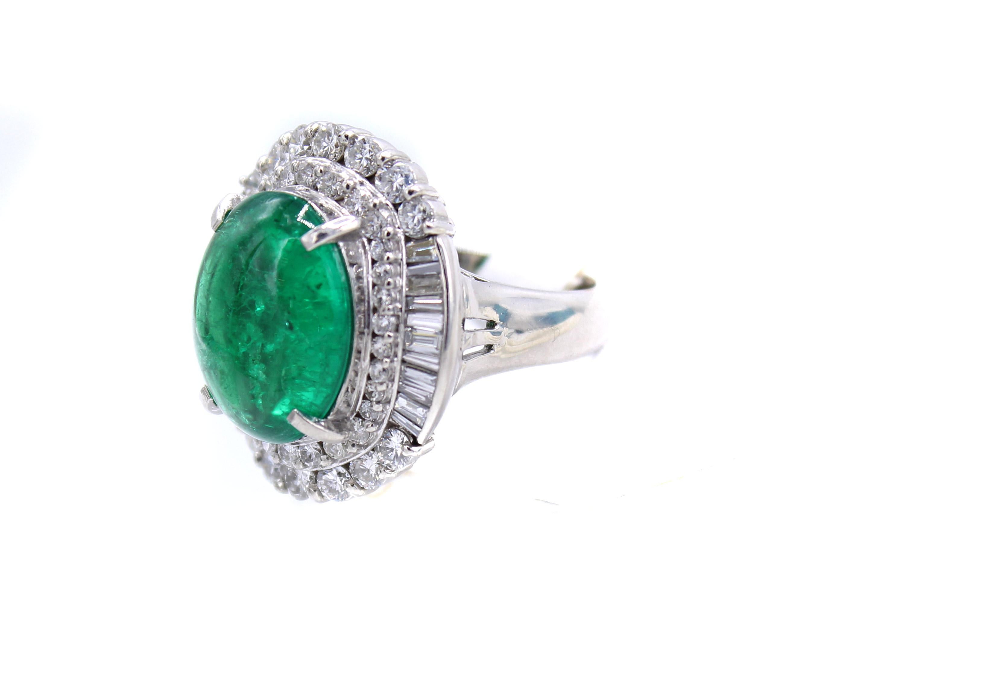 Women's or Men's Colombian Cabochon Emerald Diamond Platinum Ring For Sale