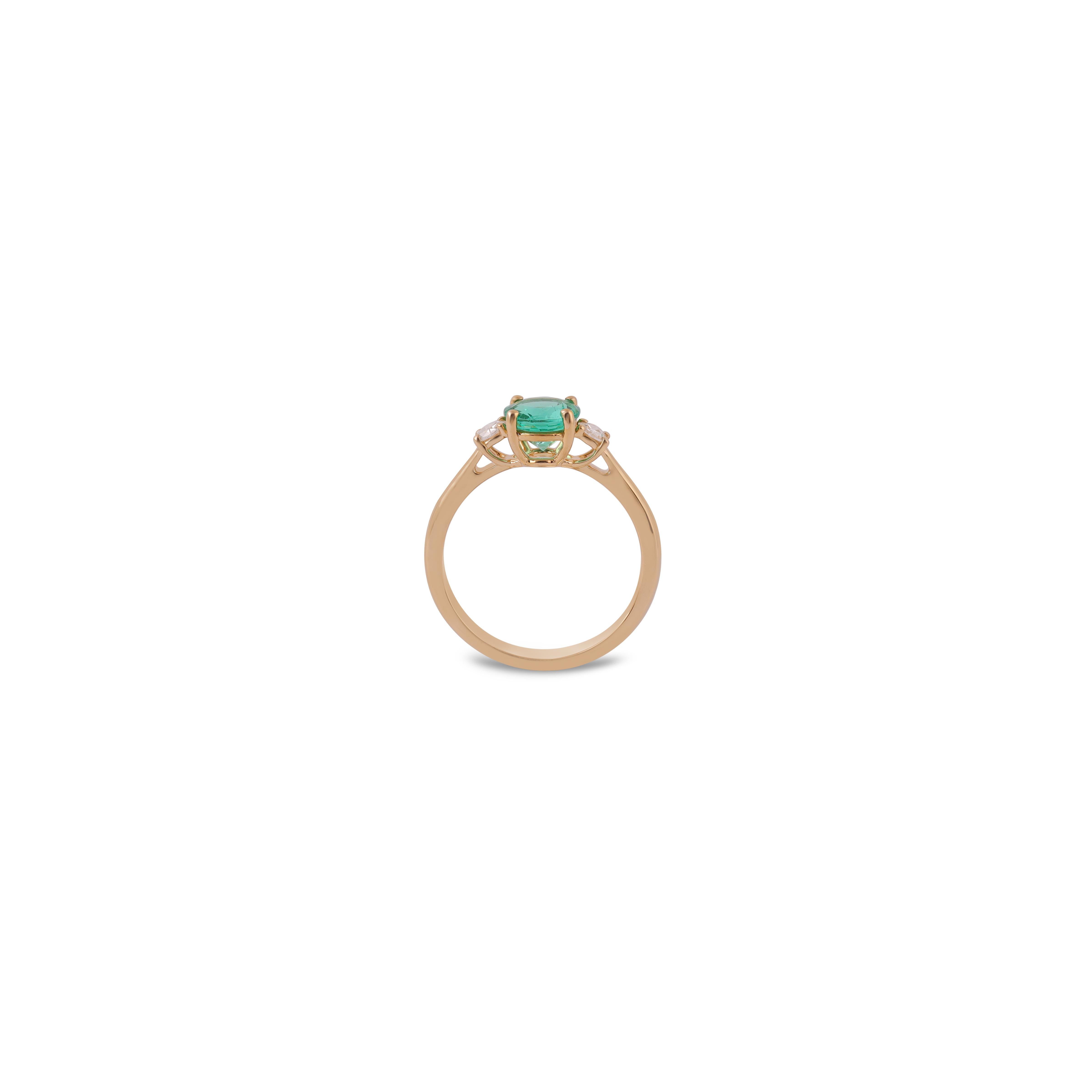 Contemporary Colombian Emerald 0.97 Carat Ring 18Karat Yellow Gold  For Sale