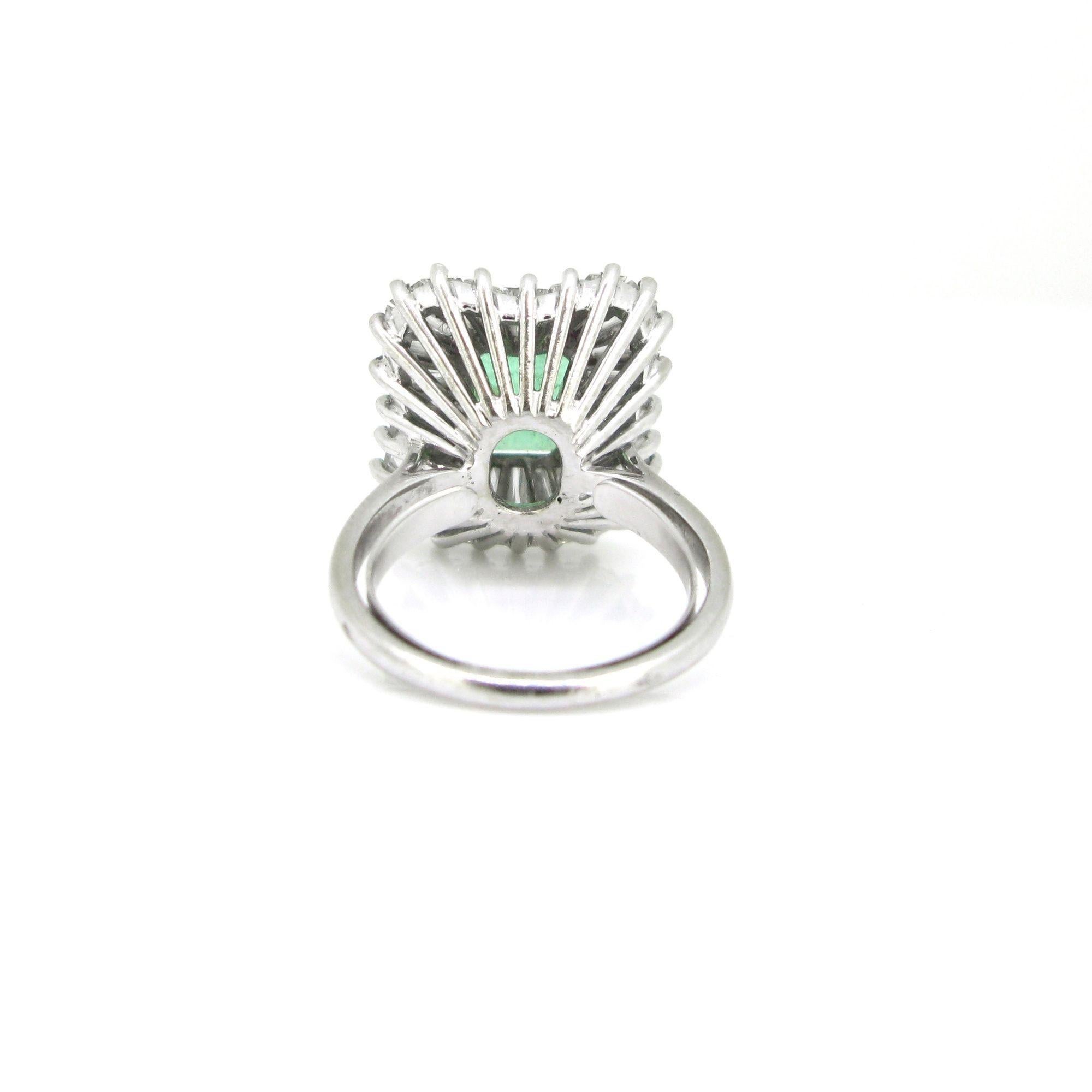 Colombian Emerald 2.50ct Diamonds Ballerina Ring, France, circa 1970 For Sale 1