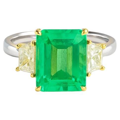 Colombian Emerald 3.24 ct Three stone Ring For Sale