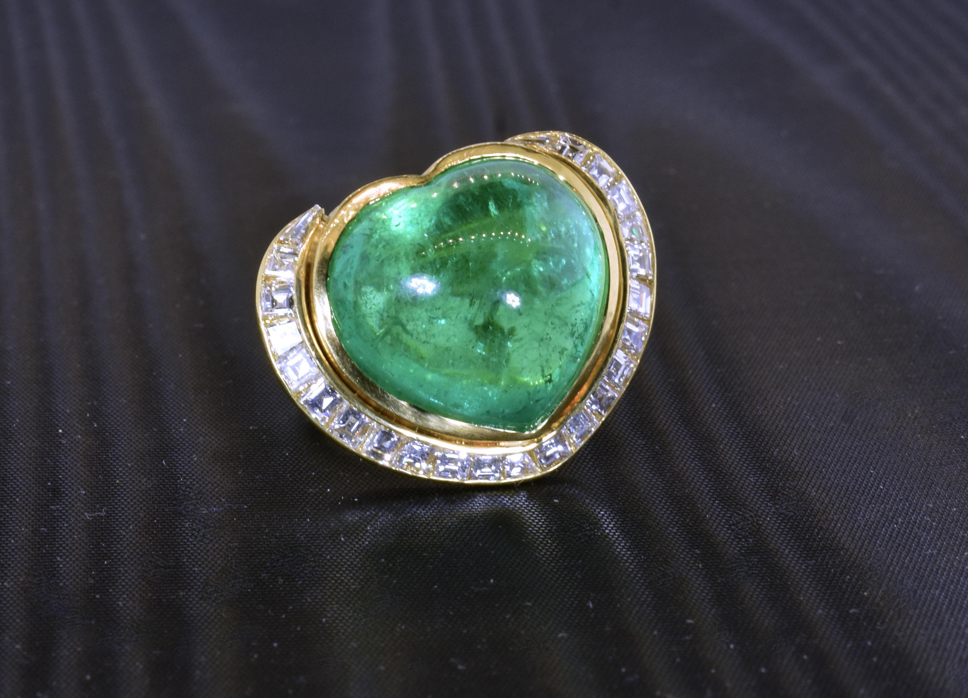 Colombian Emerald 37.29 ct AGL Certified fine Diamond 18K Ring by Pierre/Famille For Sale 6