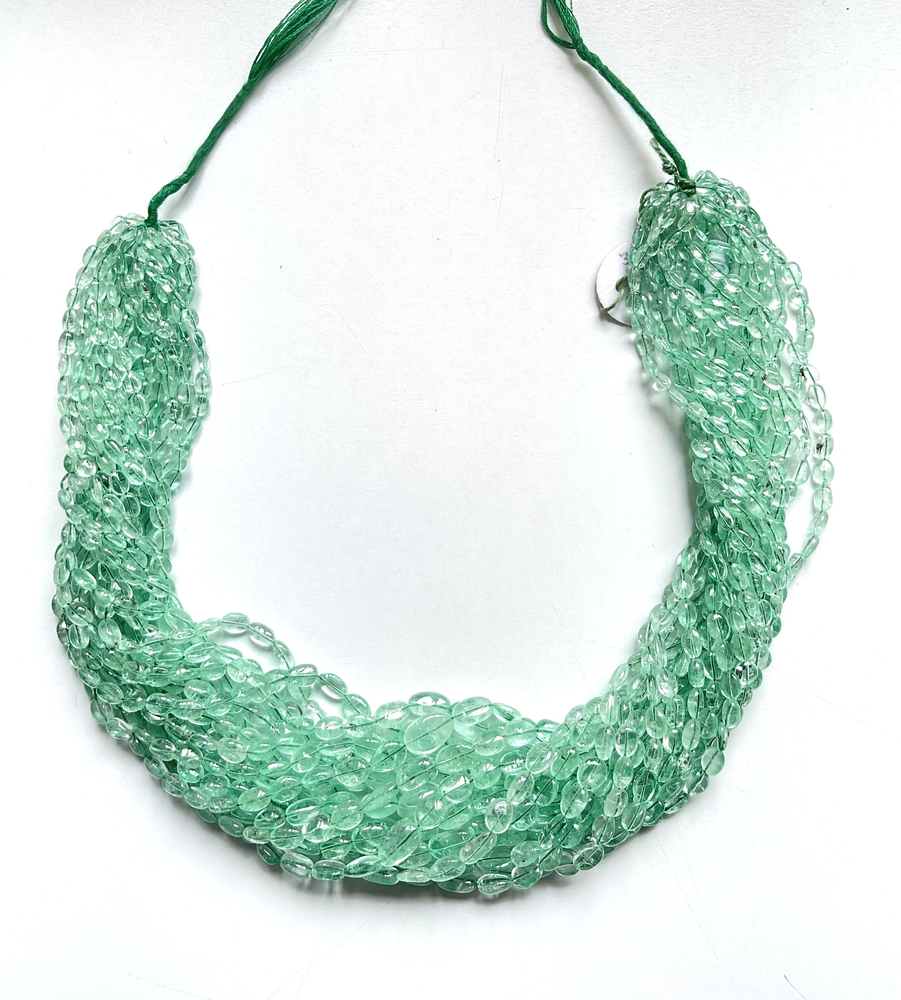 Kolumbianische Smaragd Mani
Gewicht: 788,16 Karat
Größe: 3x4 bis 9x15 MM
Anzahl: 17 Zeile
Die Form: Tumble