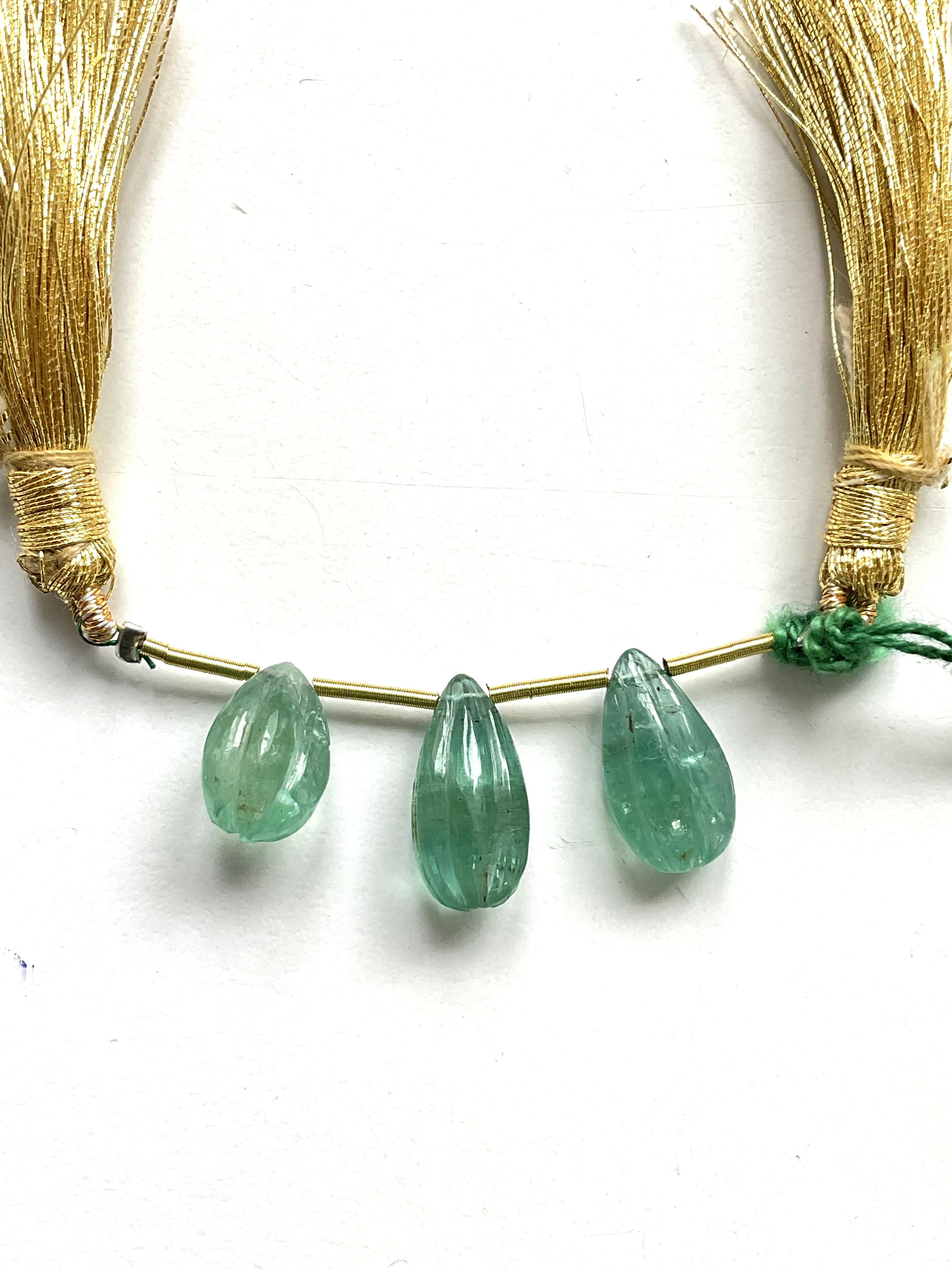 Colombian Emerald 8.90 Carats Carved Drops Layout 3 Pieces For Fine Jewelry Gem For Sale 1