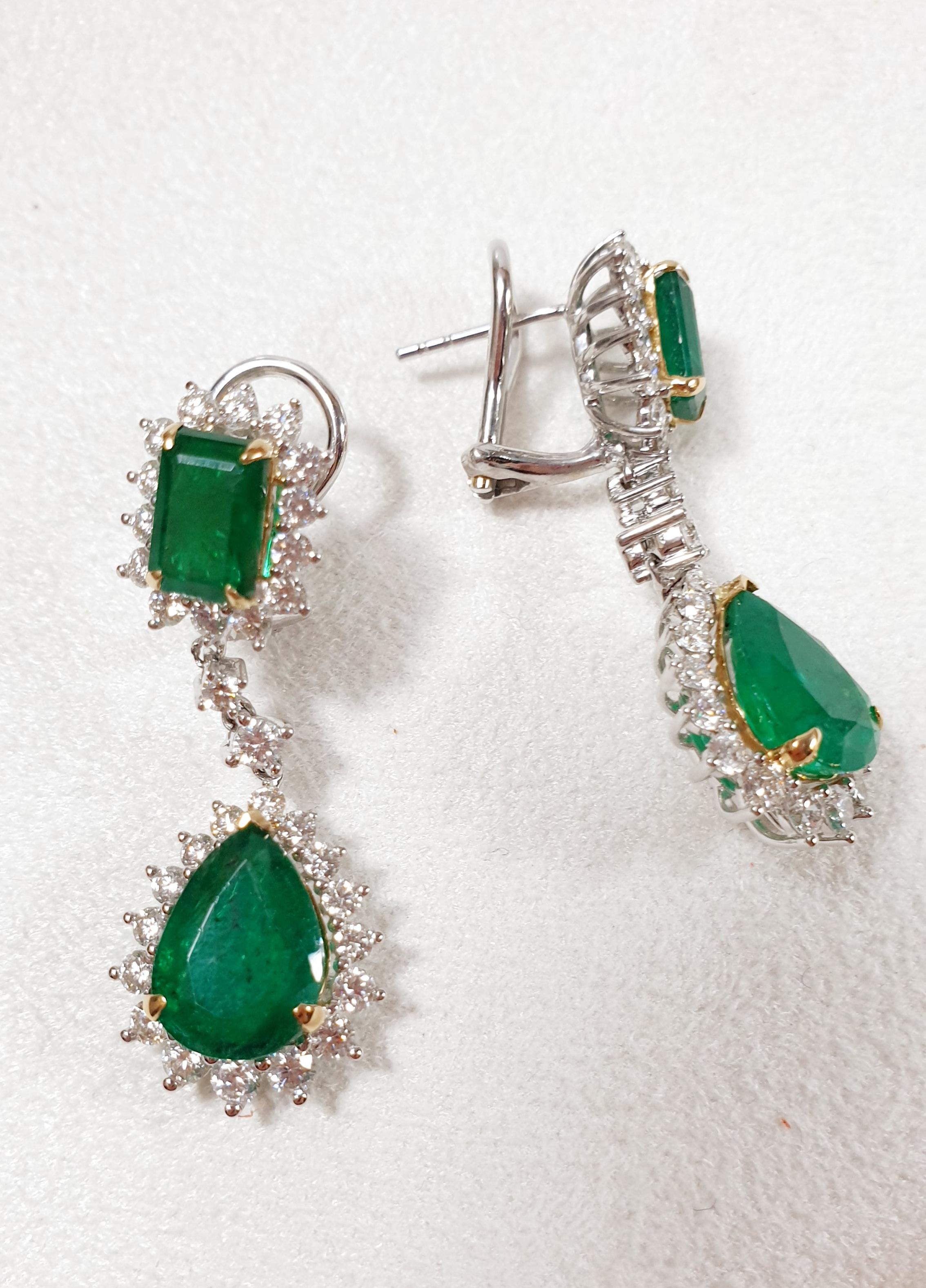 Colombian Emerald 8ct Earrings with Diamonds and White and Yellow Gold In New Condition For Sale In Bilbao, ES