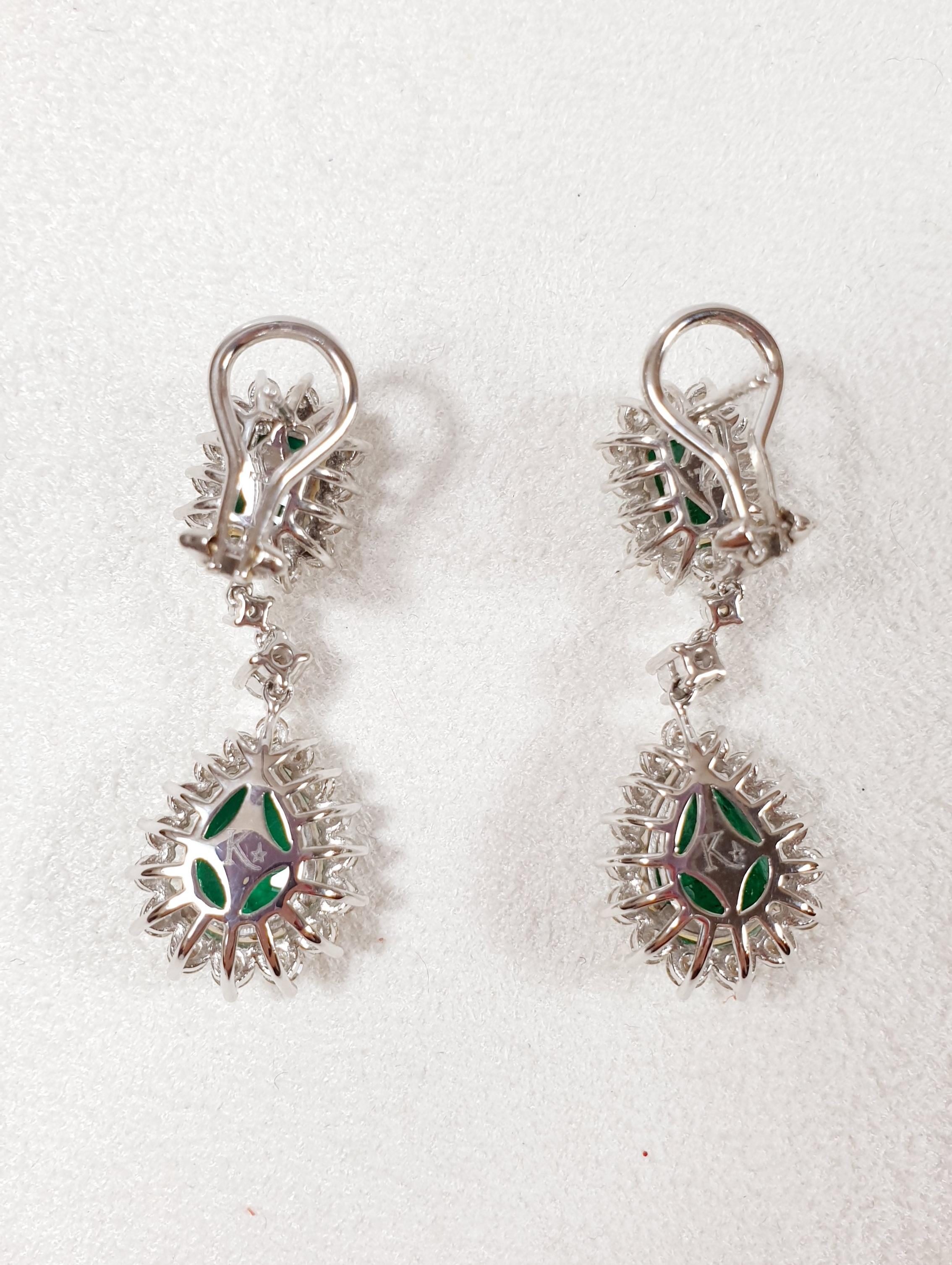 Women's Colombian Emerald 8ct Earrings with Diamonds and White and Yellow Gold For Sale