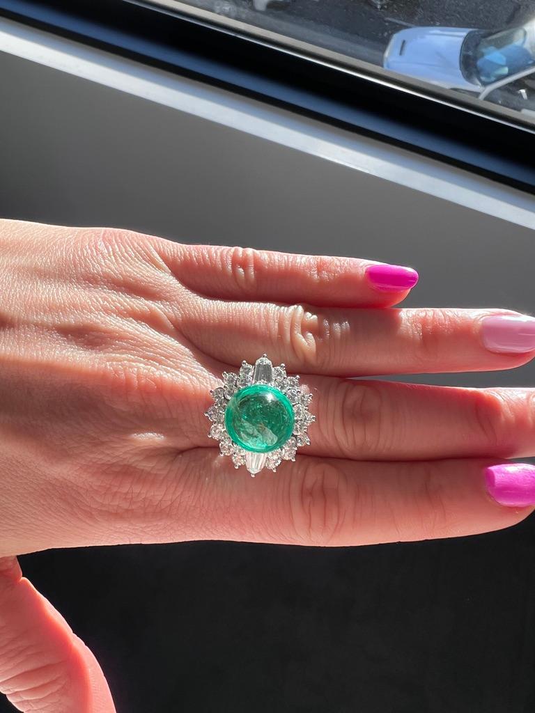 Women's or Men's Colombian Emerald AGL-Certified Cabochon Ring with Diamond Halo For Sale