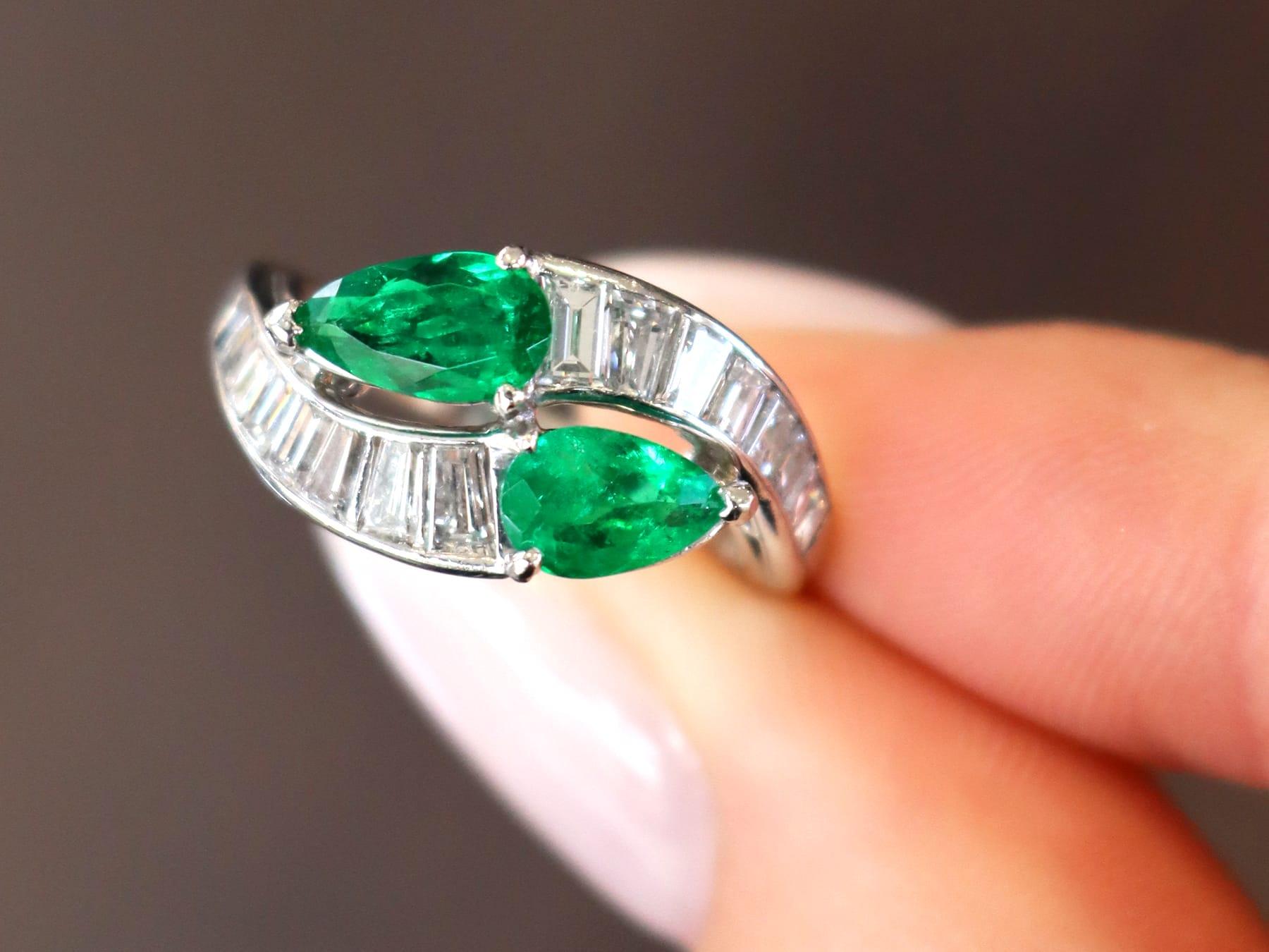 da uomo o donna Anello con smeraldo colombiano e diamante da 1,20 carati - Antico in vendita