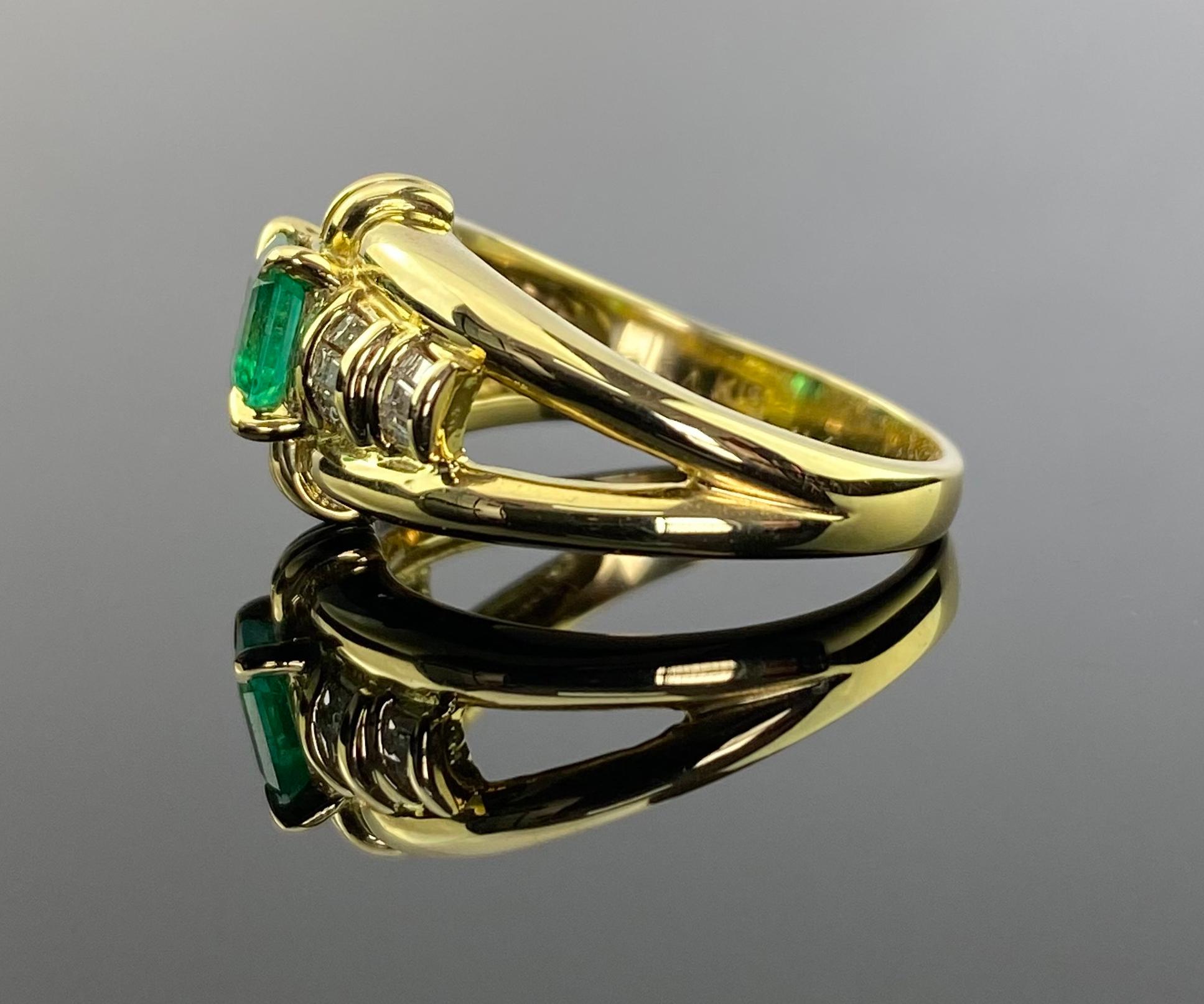 Emerald Cut Colombian Emerald and Diamond 18K Gold Ring For Sale