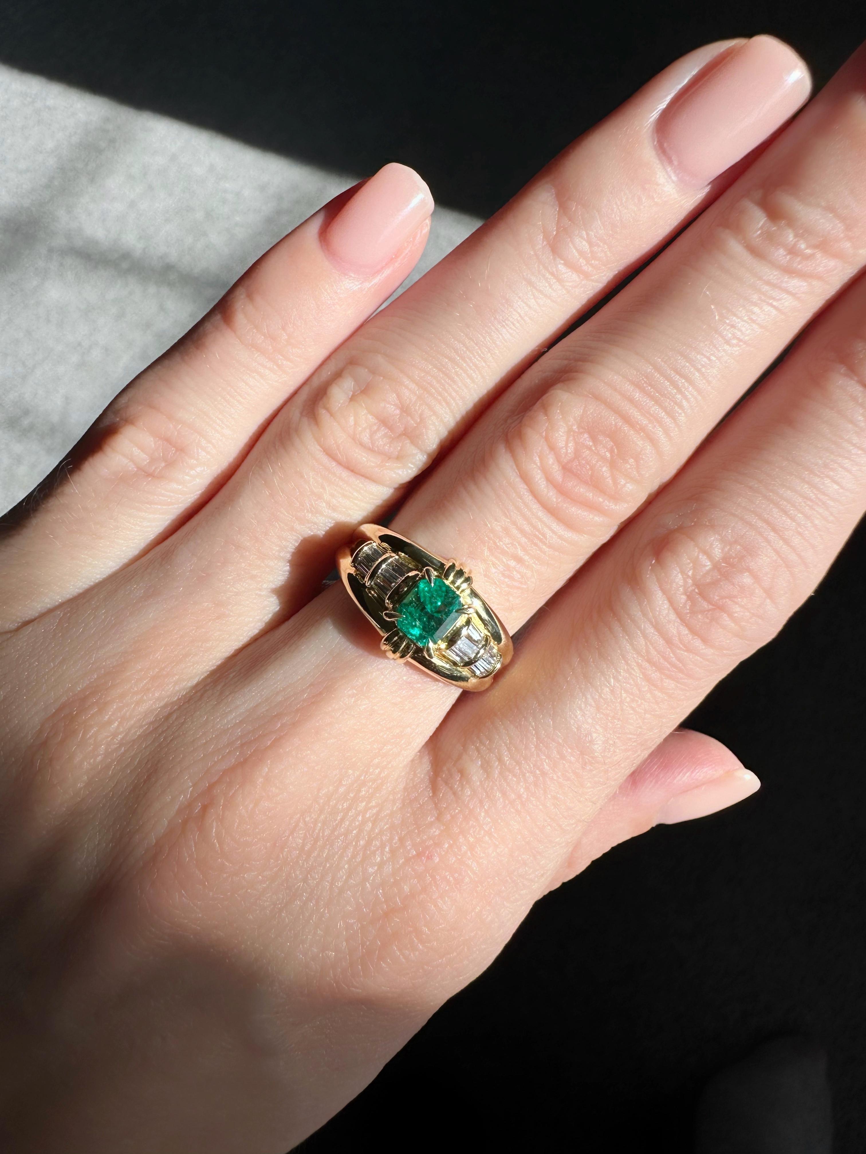 Women's Colombian Emerald and Diamond 18K Gold Ring