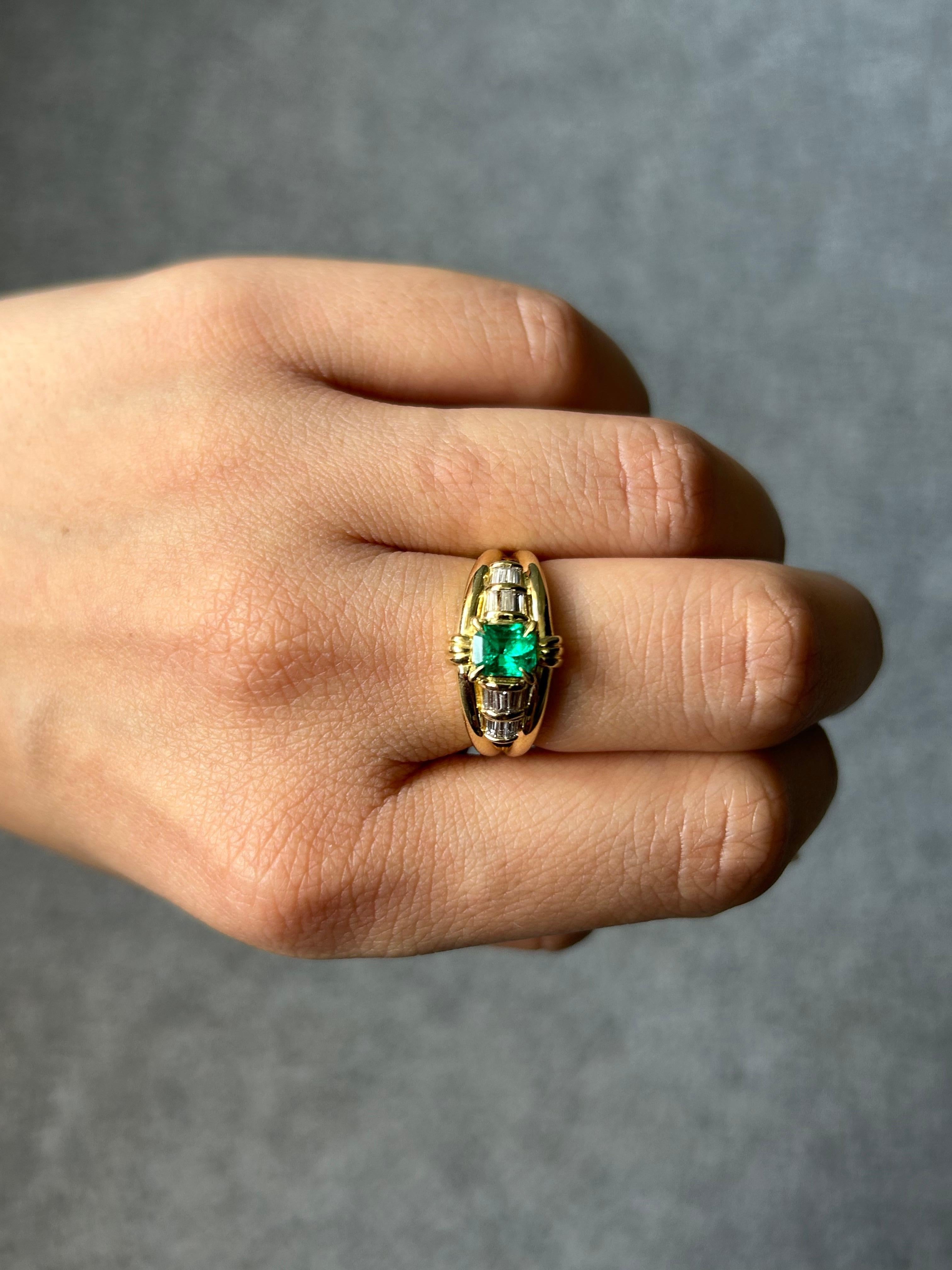 Colombian Emerald and Diamond 18K Gold Ring For Sale 2