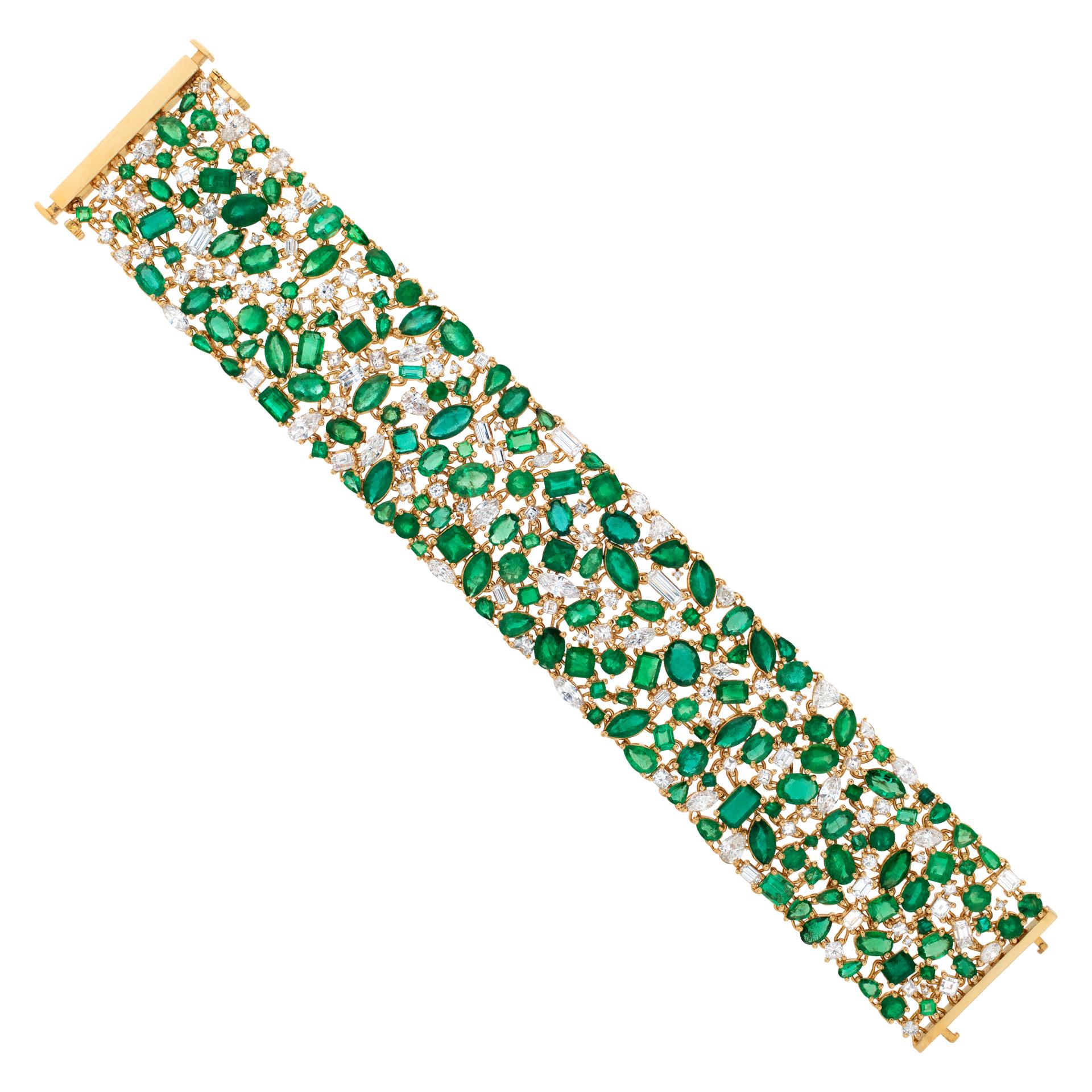 Kolumbianisches Armband mit Smaragd und Diamanten aus 18 Karat Gelbgold im Zustand „Hervorragend“ in Surfside, FL