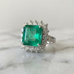 Colombian Emerald and Diamond Cluster Ring – 4.78 Carat GRS Certified Emerald