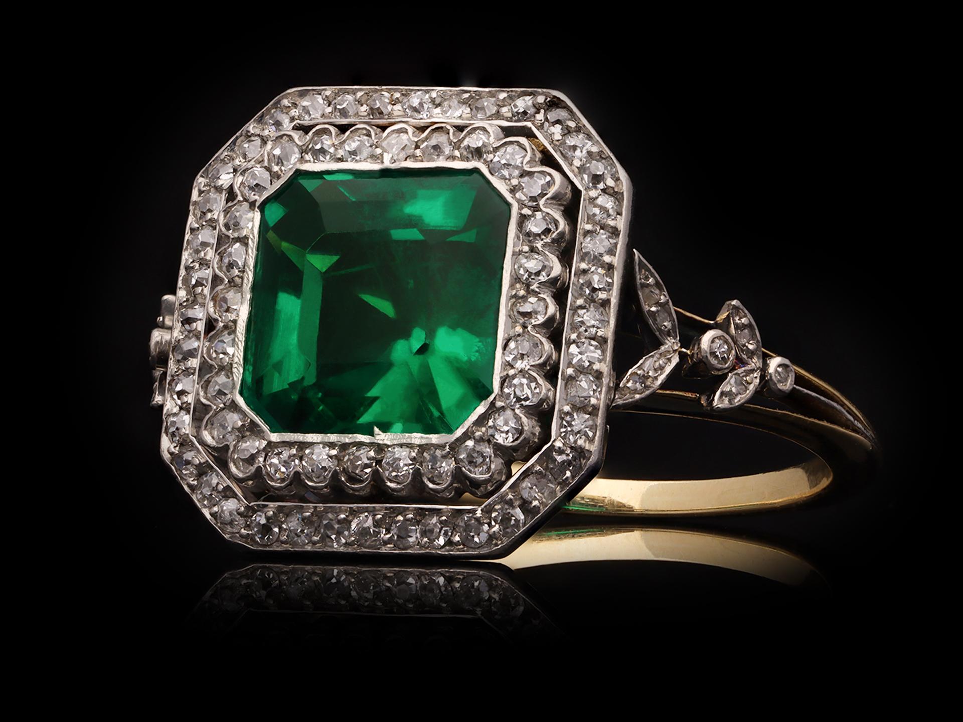 Women's or Men's Colombian Emerald and Diamond Cluster Ring, circa 1905 For Sale