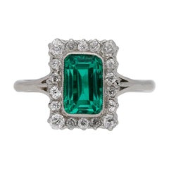 Anillo de esmeralda colombiana y racimo de diamantes, hacia 1920