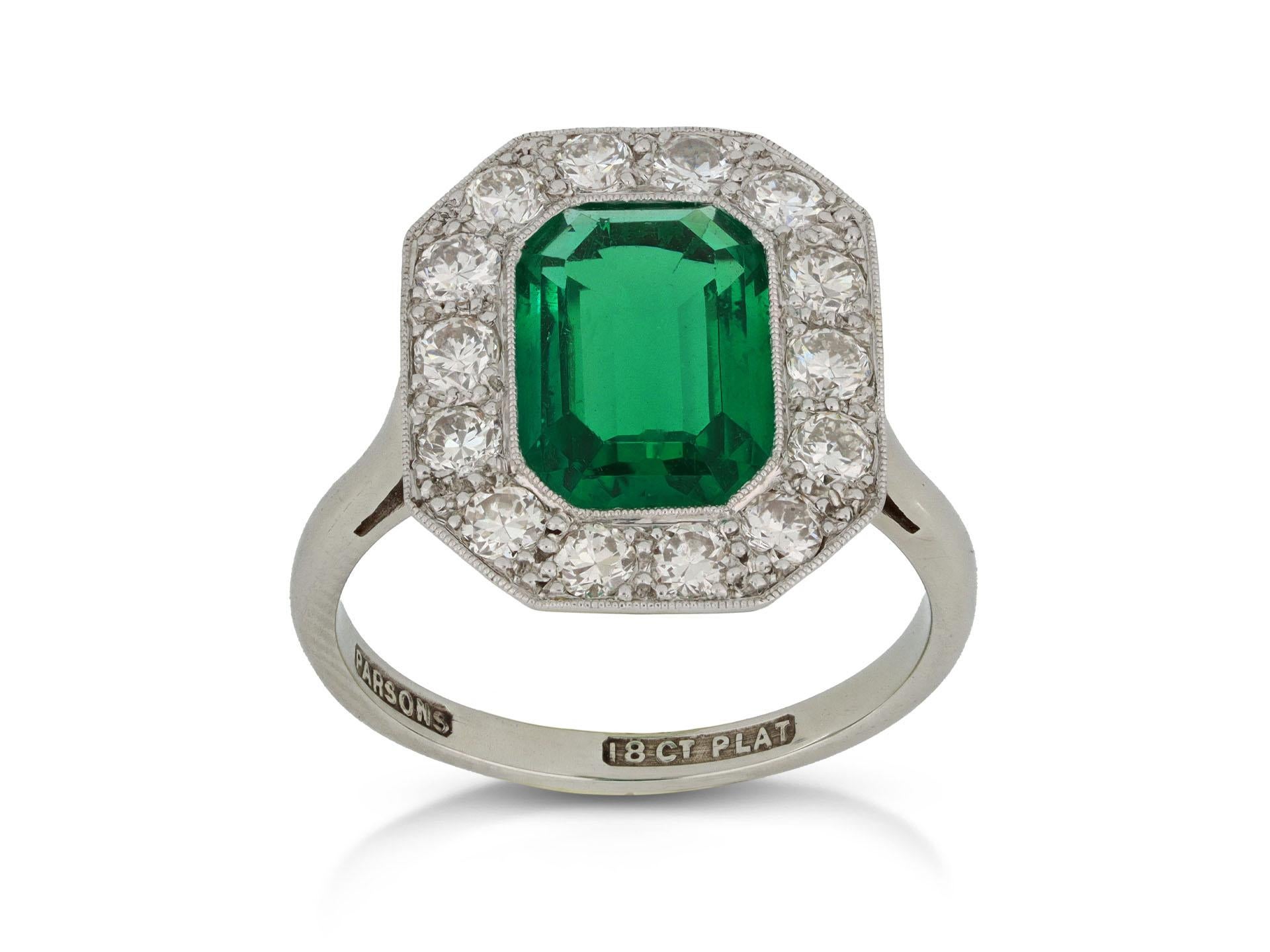 Taglio smeraldo Coronet di smeraldi e diamanti colombiani, circa 1925. in vendita