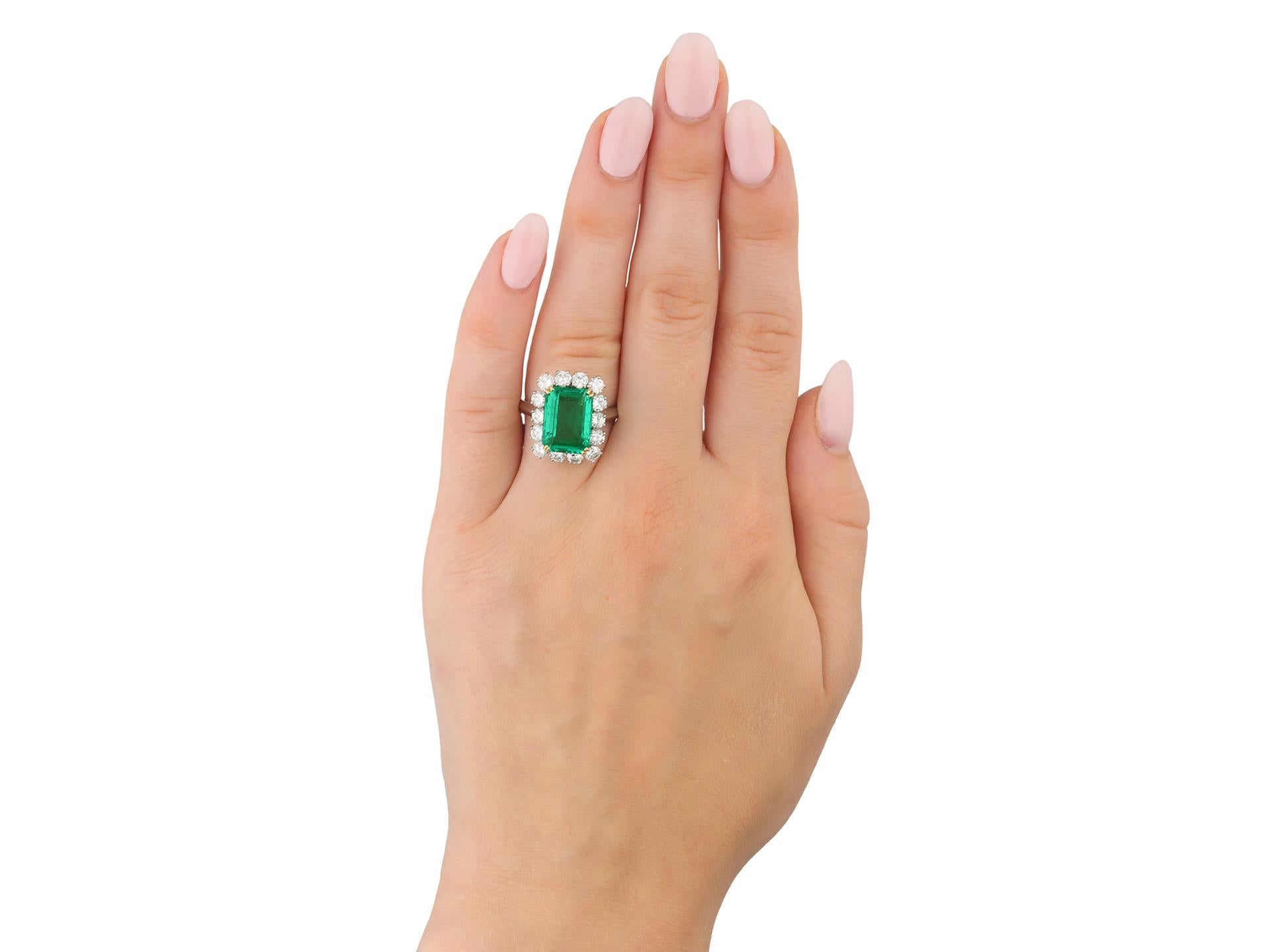 Women's Colombian emerald and diamond coronet cluster ring, French, circa 1960.  For Sale