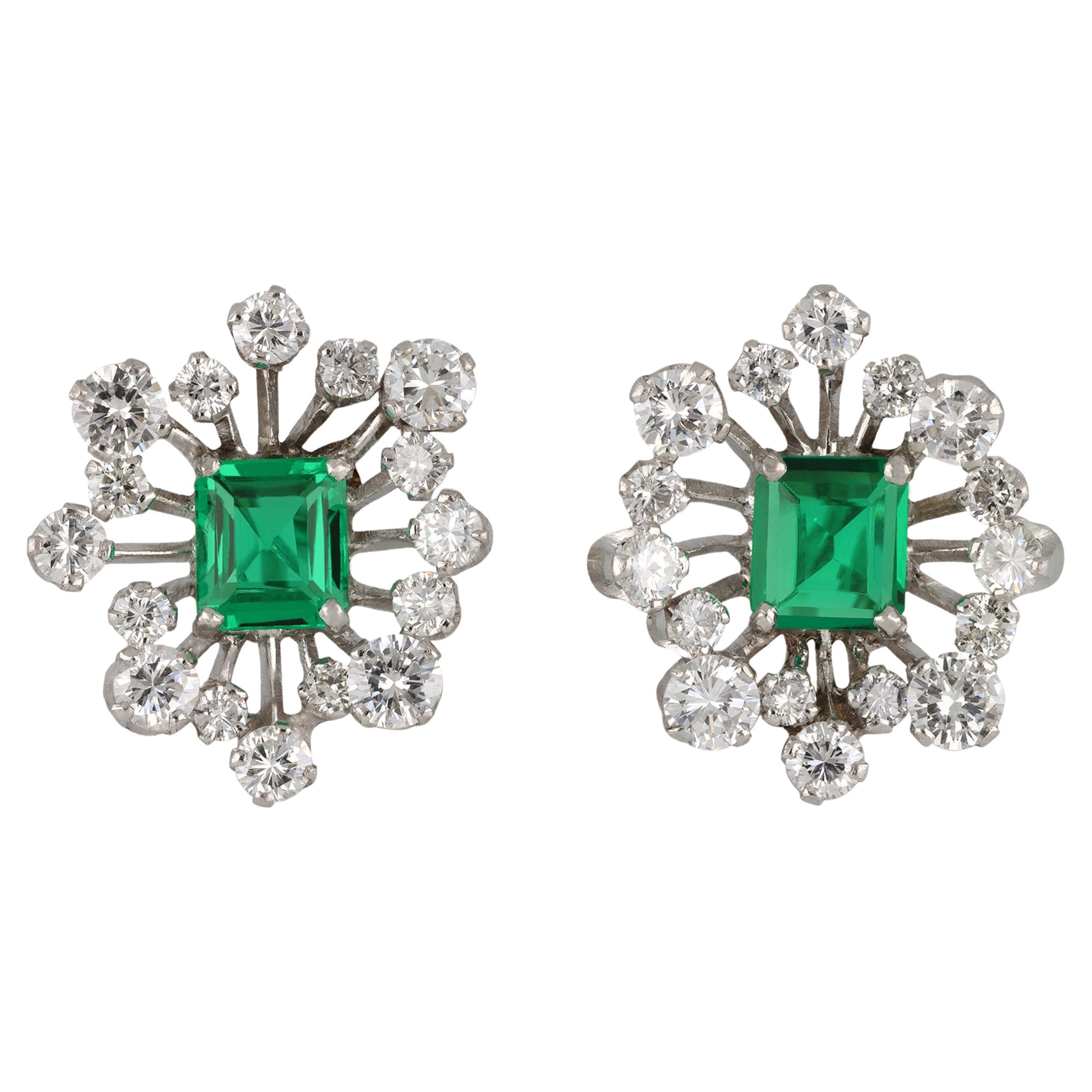 Colombian emerald and diamond earrings, circa 1950 For Sale