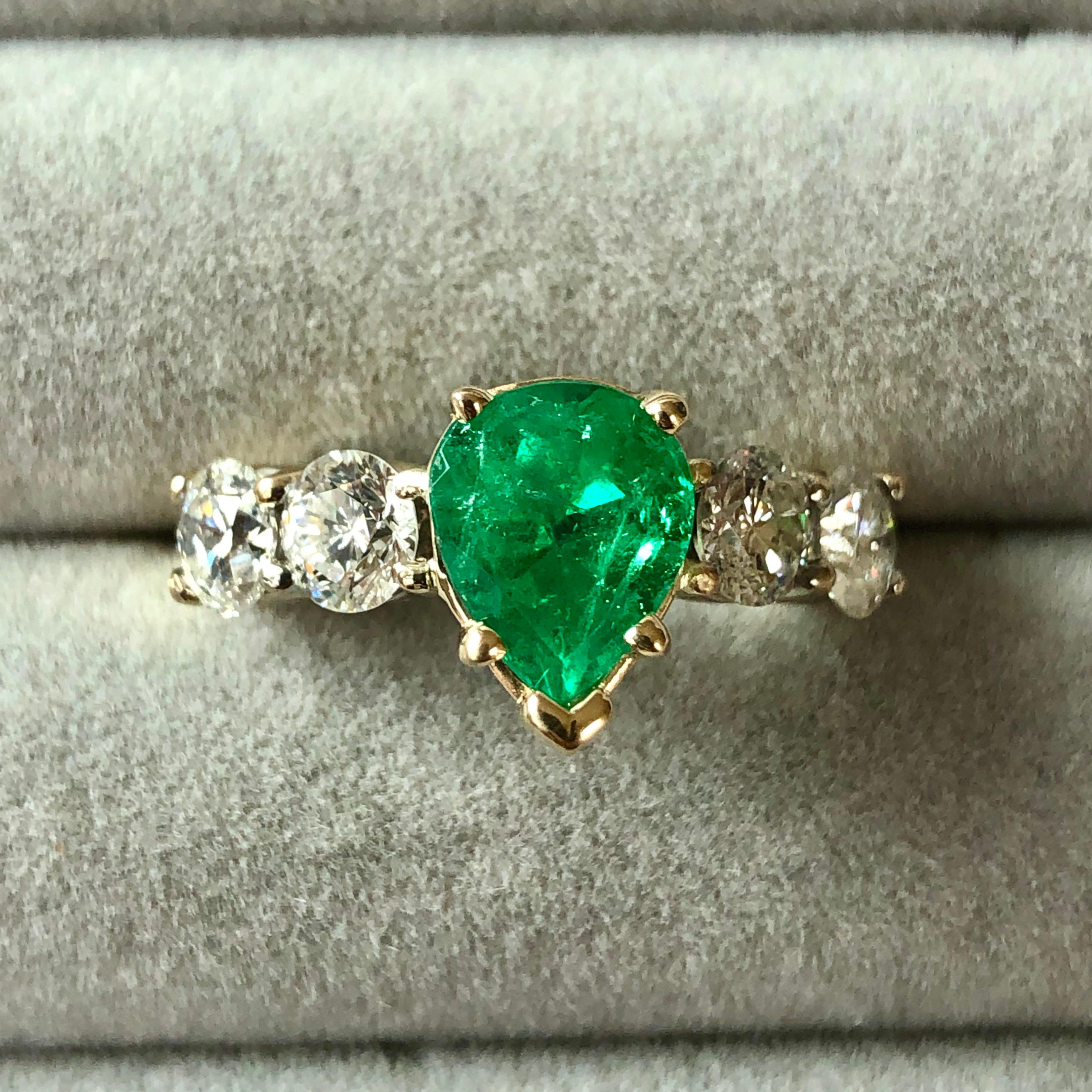 Verlobungsring mit Smaragden, bezauberndem kolumbianischen Smaragd, Diamant 14 Karat im Angebot 6