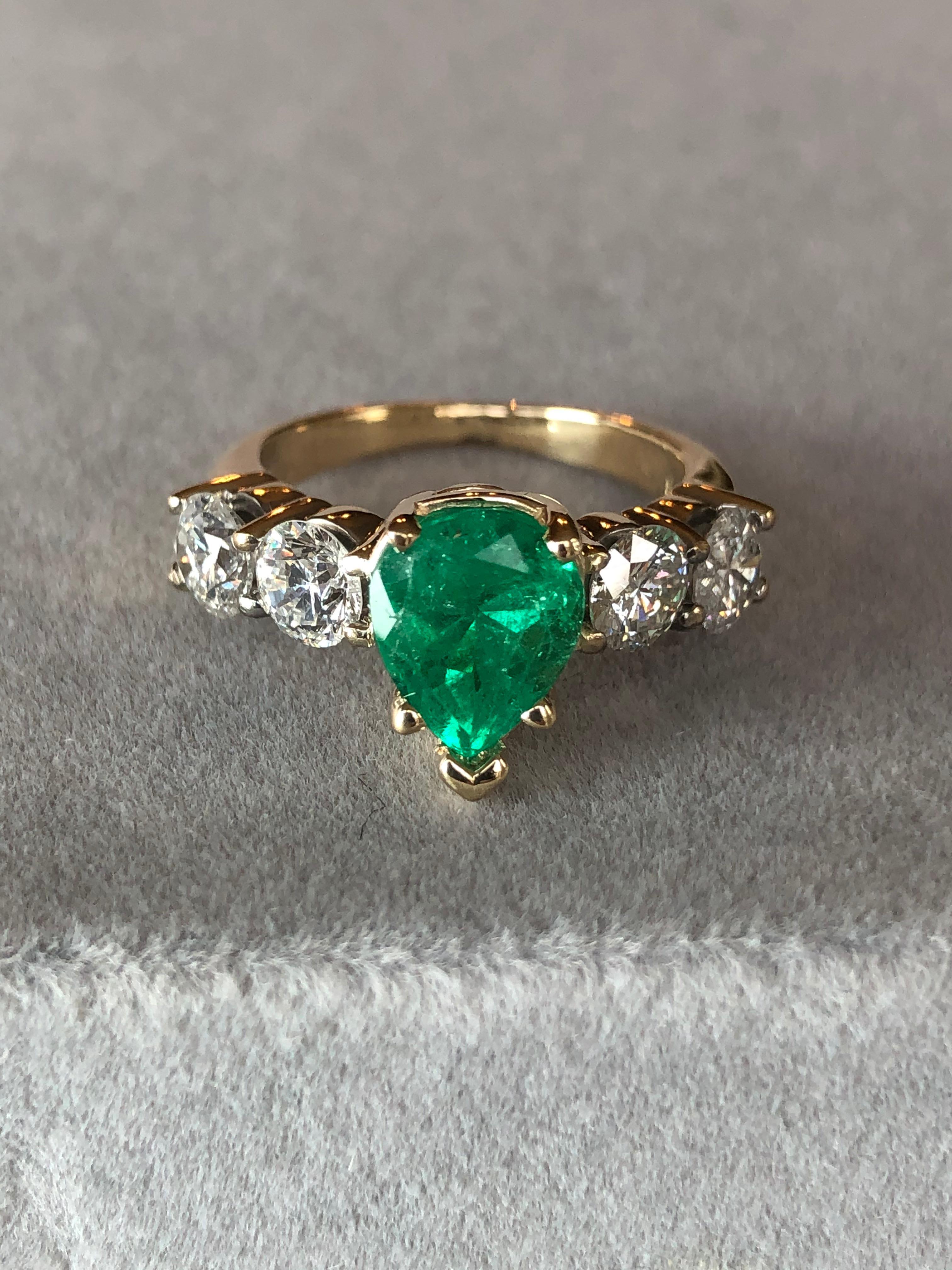 Verlobungsring mit Smaragden, bezauberndem kolumbianischen Smaragd, Diamant 14 Karat im Angebot 5