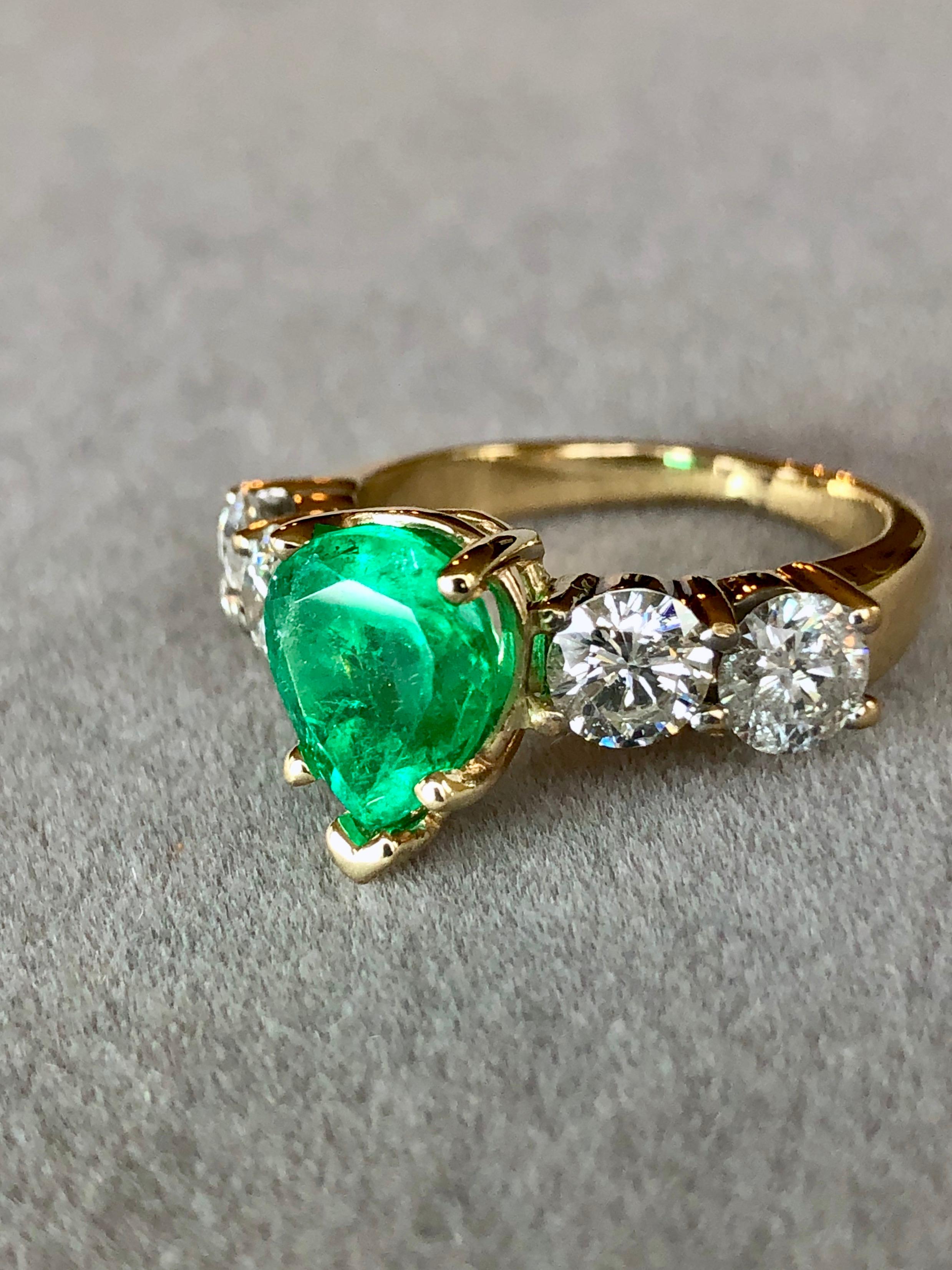 Contemporary Emeralds Maravellous Colombian Emerald Diamond Engagement Ring 14 Karat For Sale